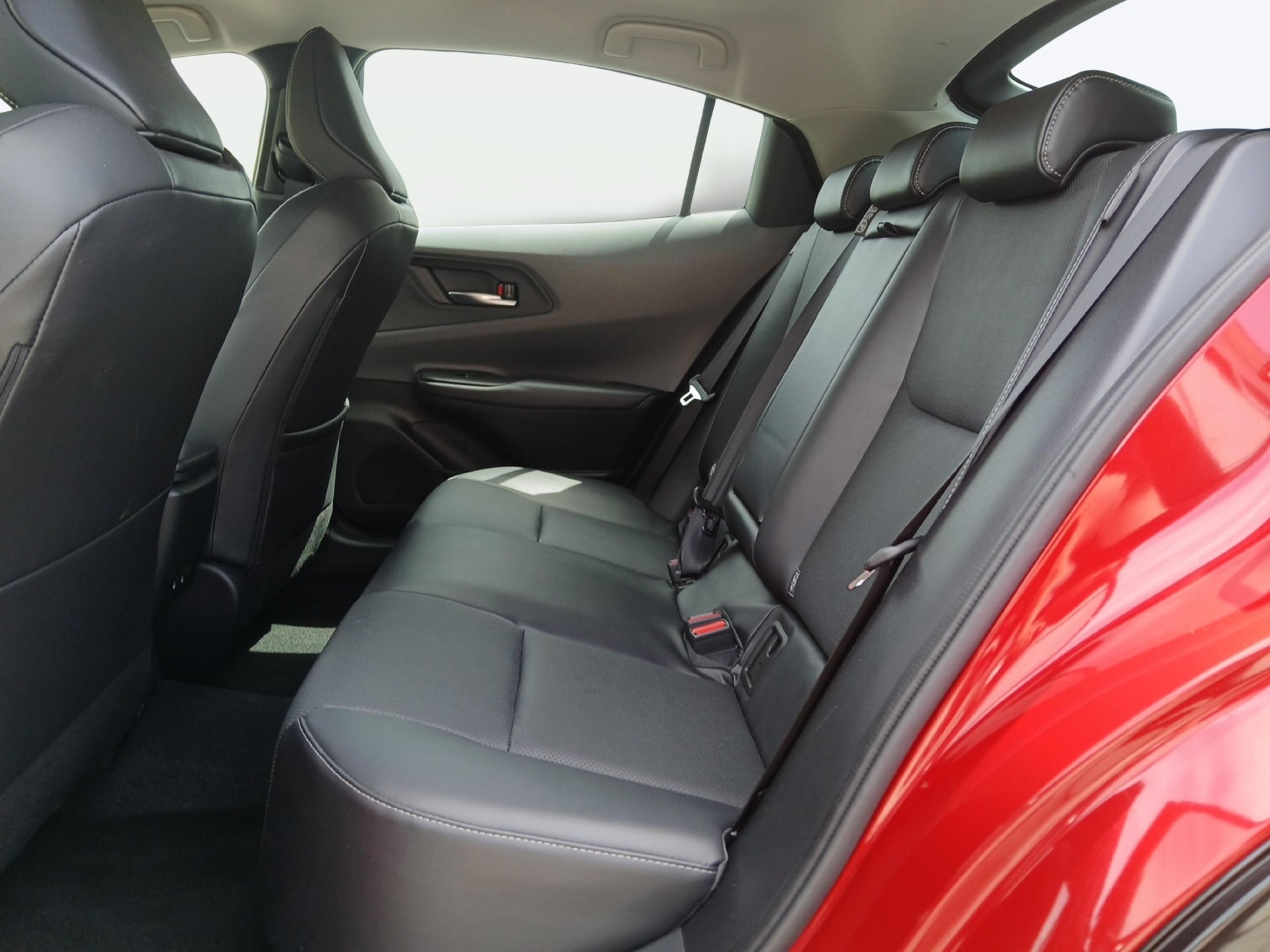 TOYOTA Prius 2.0 Plug-In-Hybrid Premium-image-9