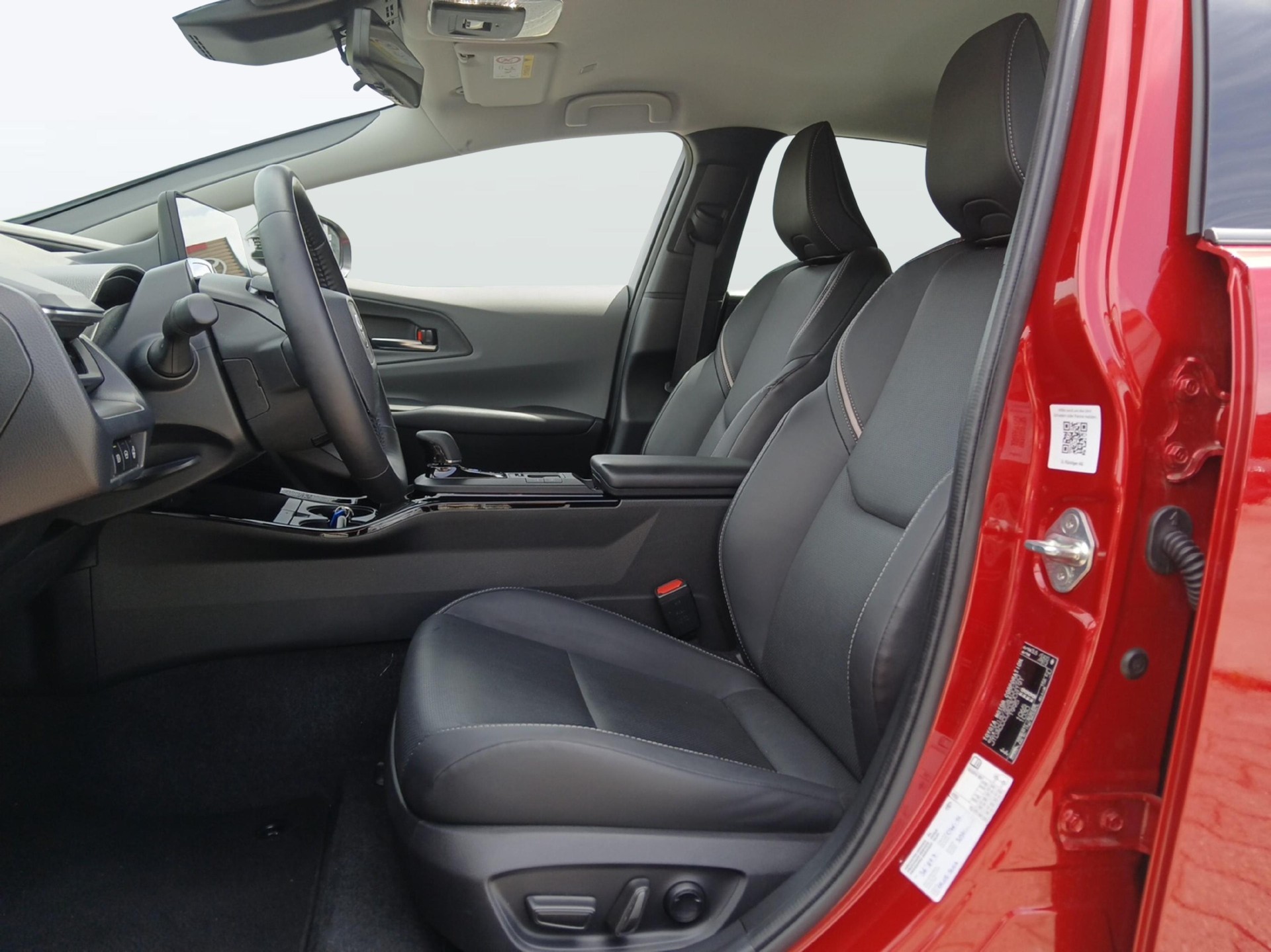 TOYOTA Prius 2.0 Plug-In-Hybrid Premium-image-8