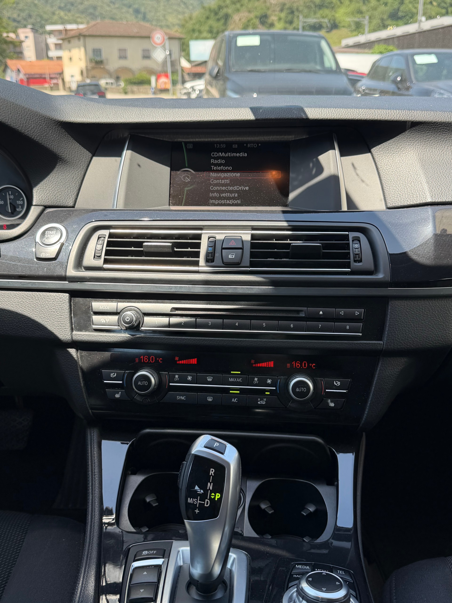 BMW 520d Touring Steptronic-image-12