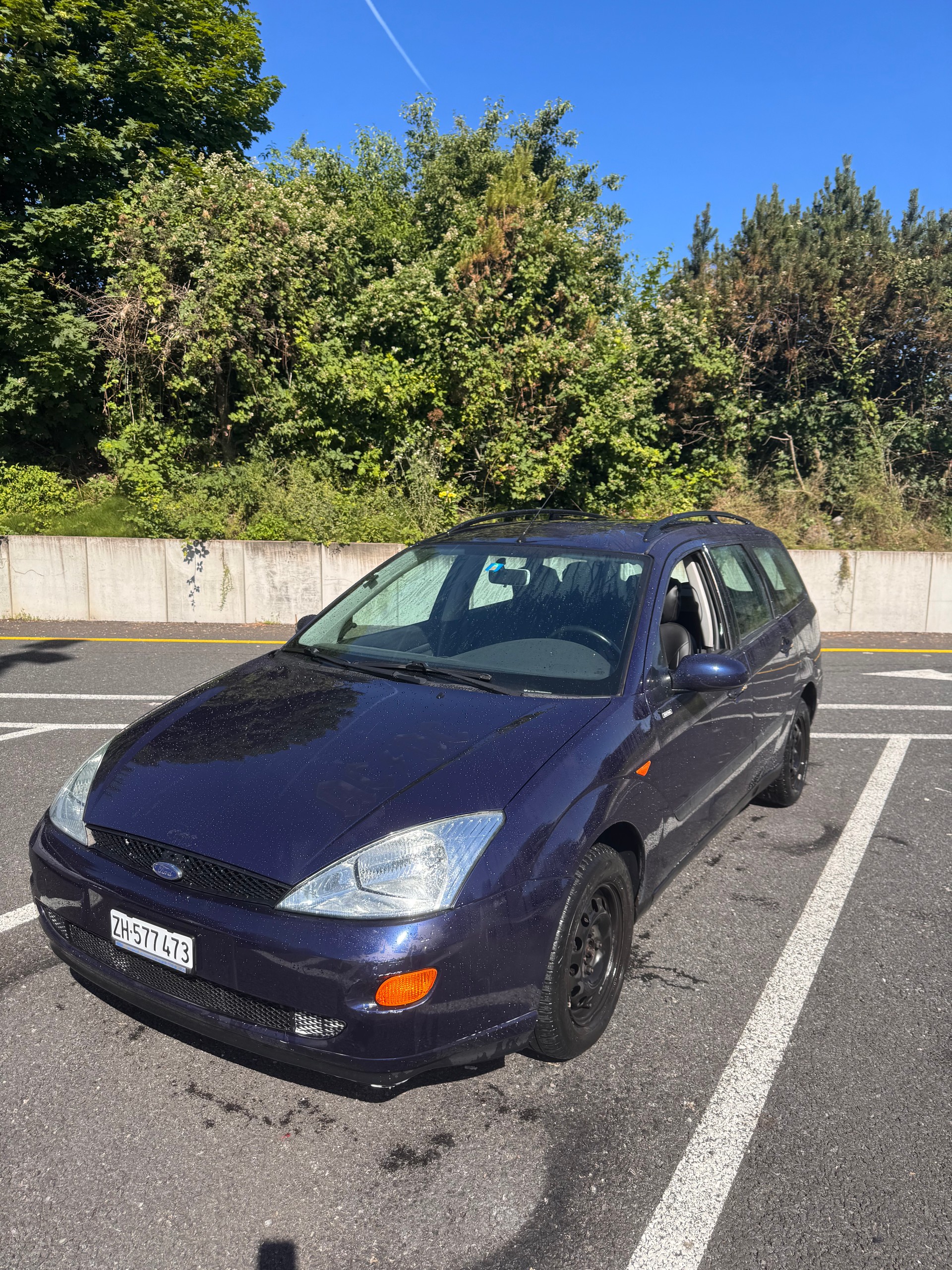 FORD 1.6i 16V Ambiente-image-0