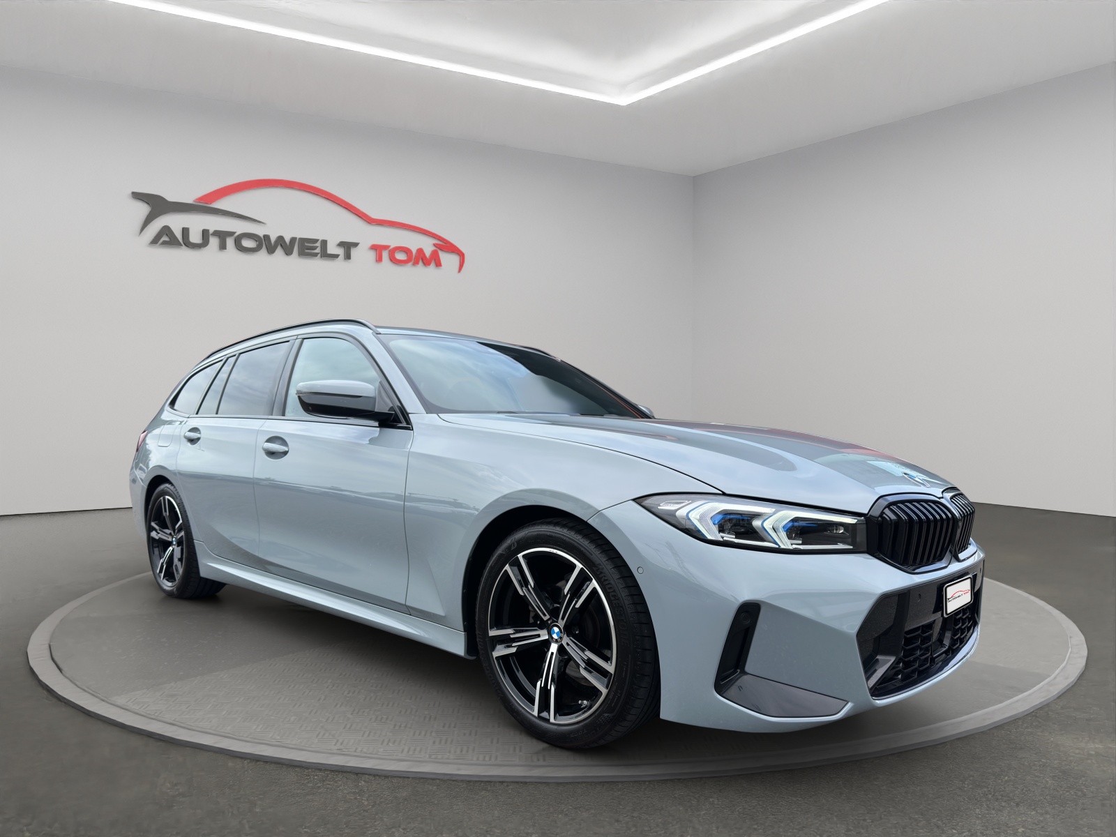 BMW 318i Touring Steptronic M Sport-image-6