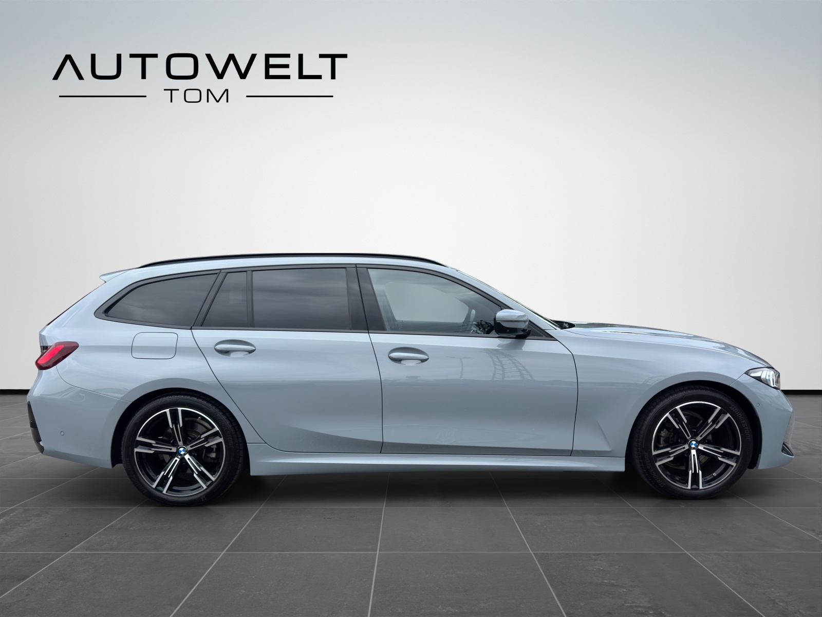 BMW 318i Touring Steptronic M Sport-image-5