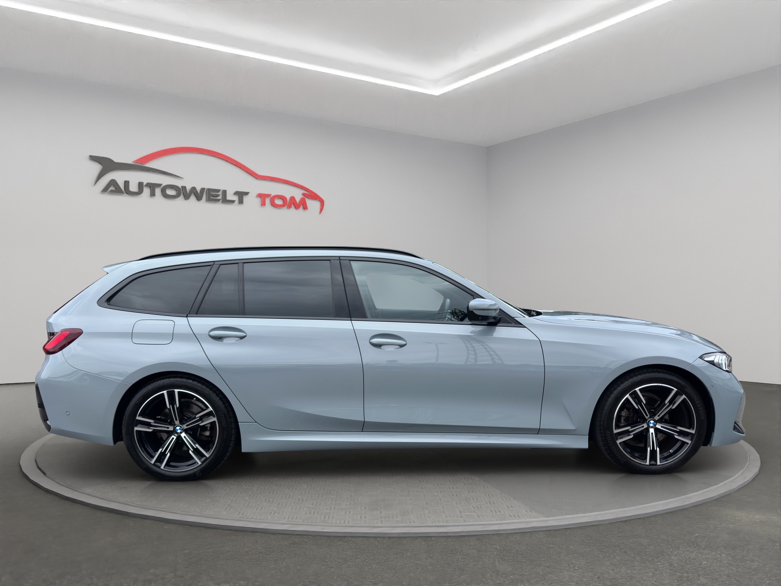 BMW 318i Touring Steptronic M Sport-image-5
