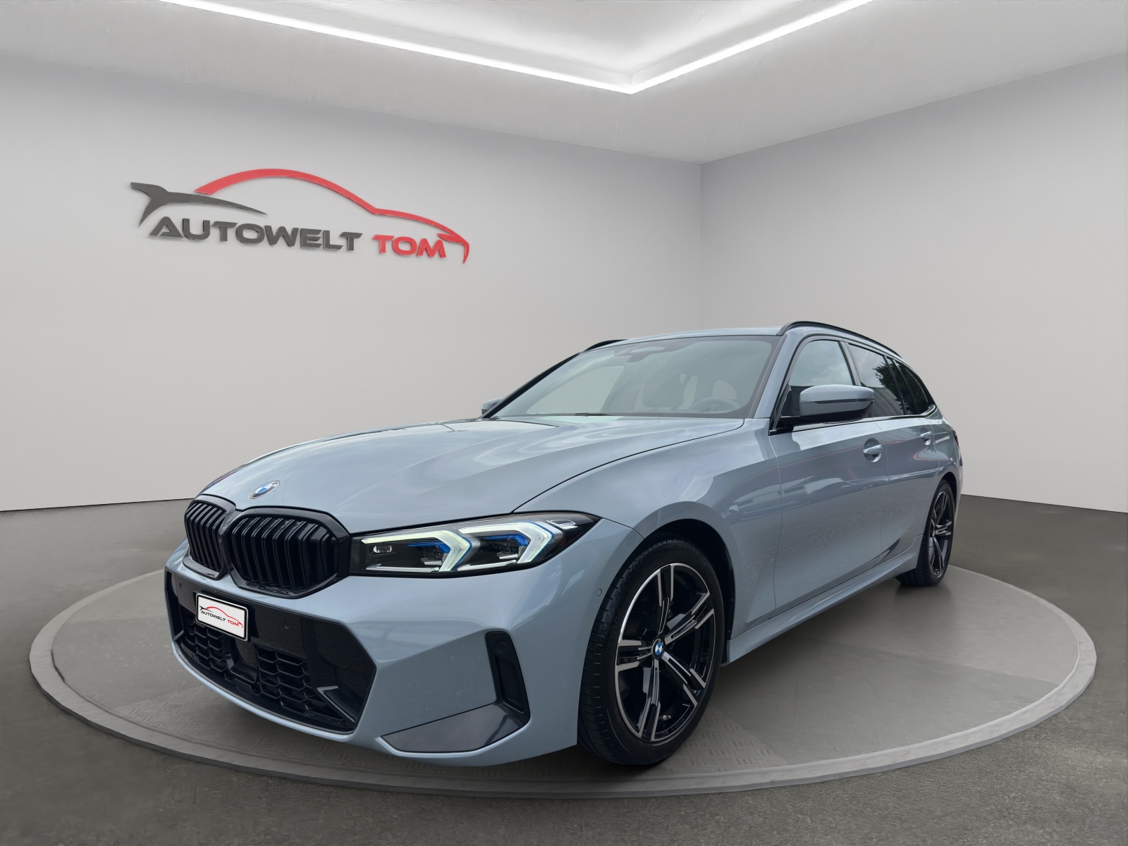 BMW 318i Touring Steptronic M Sport-image-0