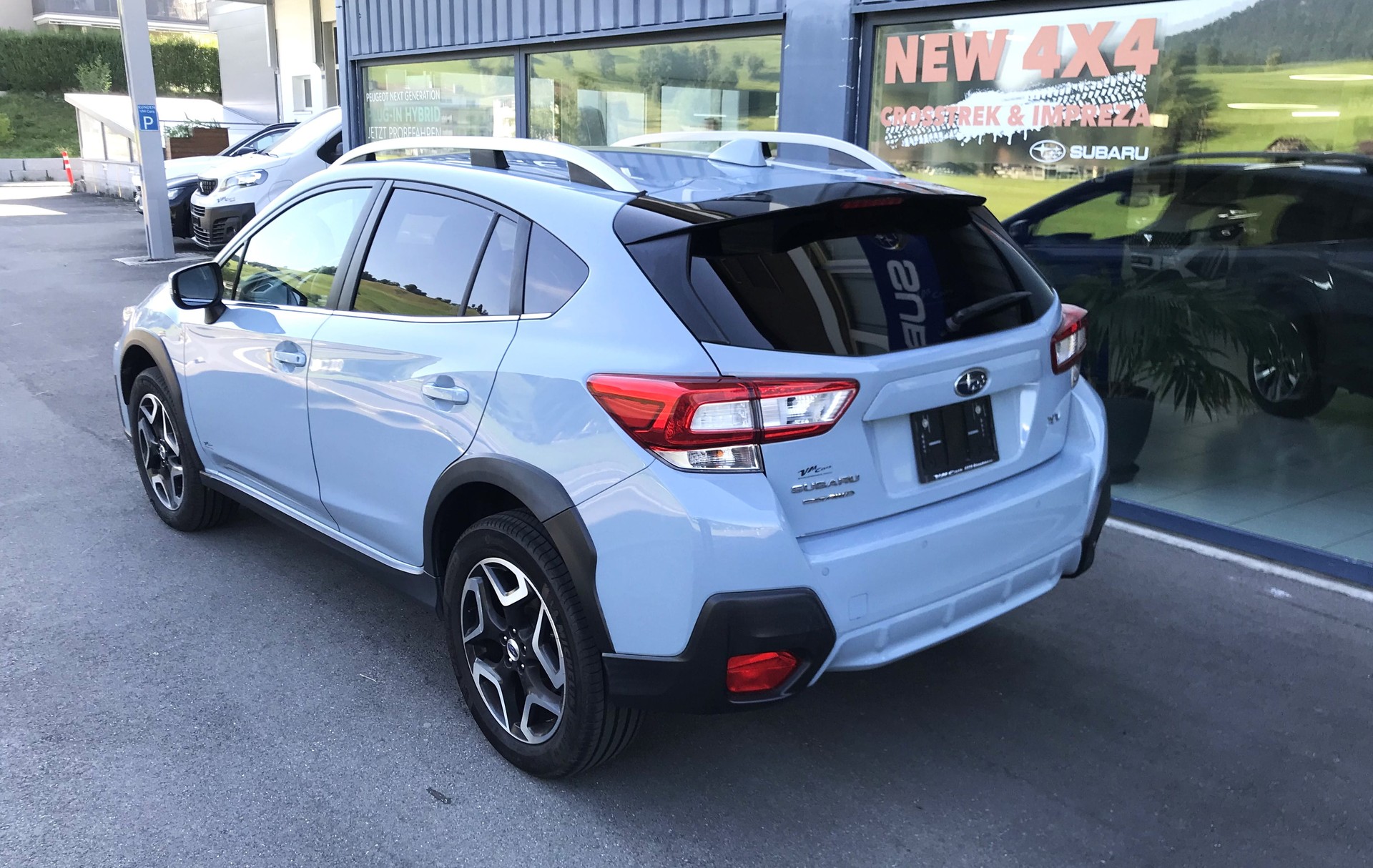SUBARU XV 2.0 Luxury AWD Lineartronic-image-2