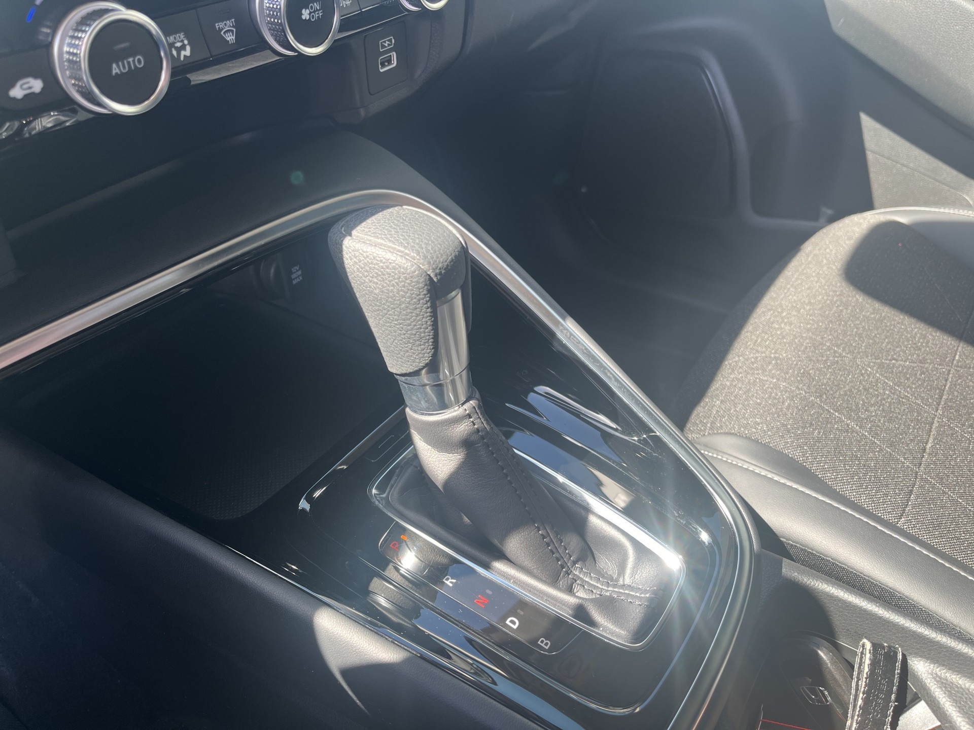 HONDA HR-V 1.5 i-MMD Advance-image-12