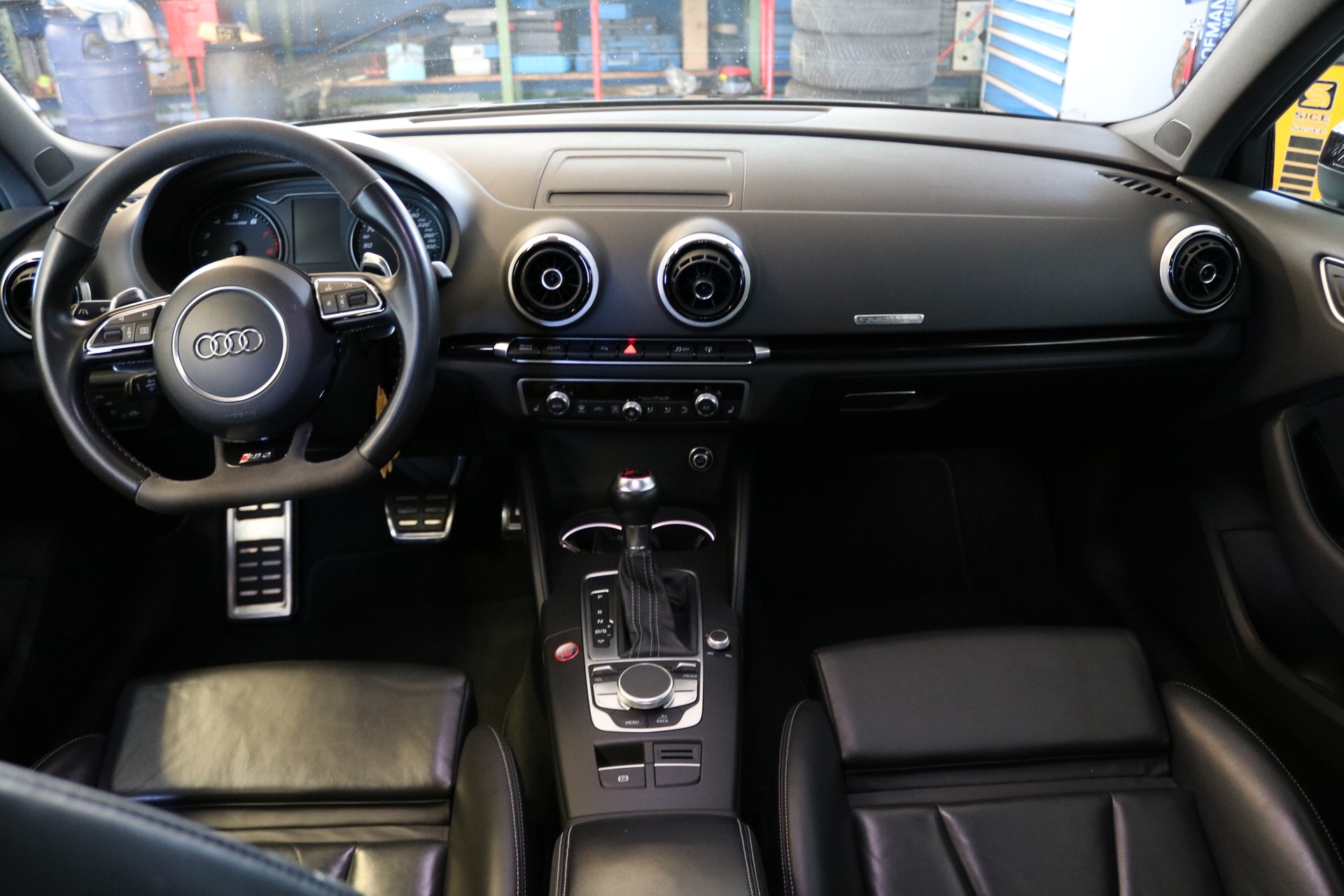 AUDI RS3 2.5 TSI quattro S-tronic-image-4