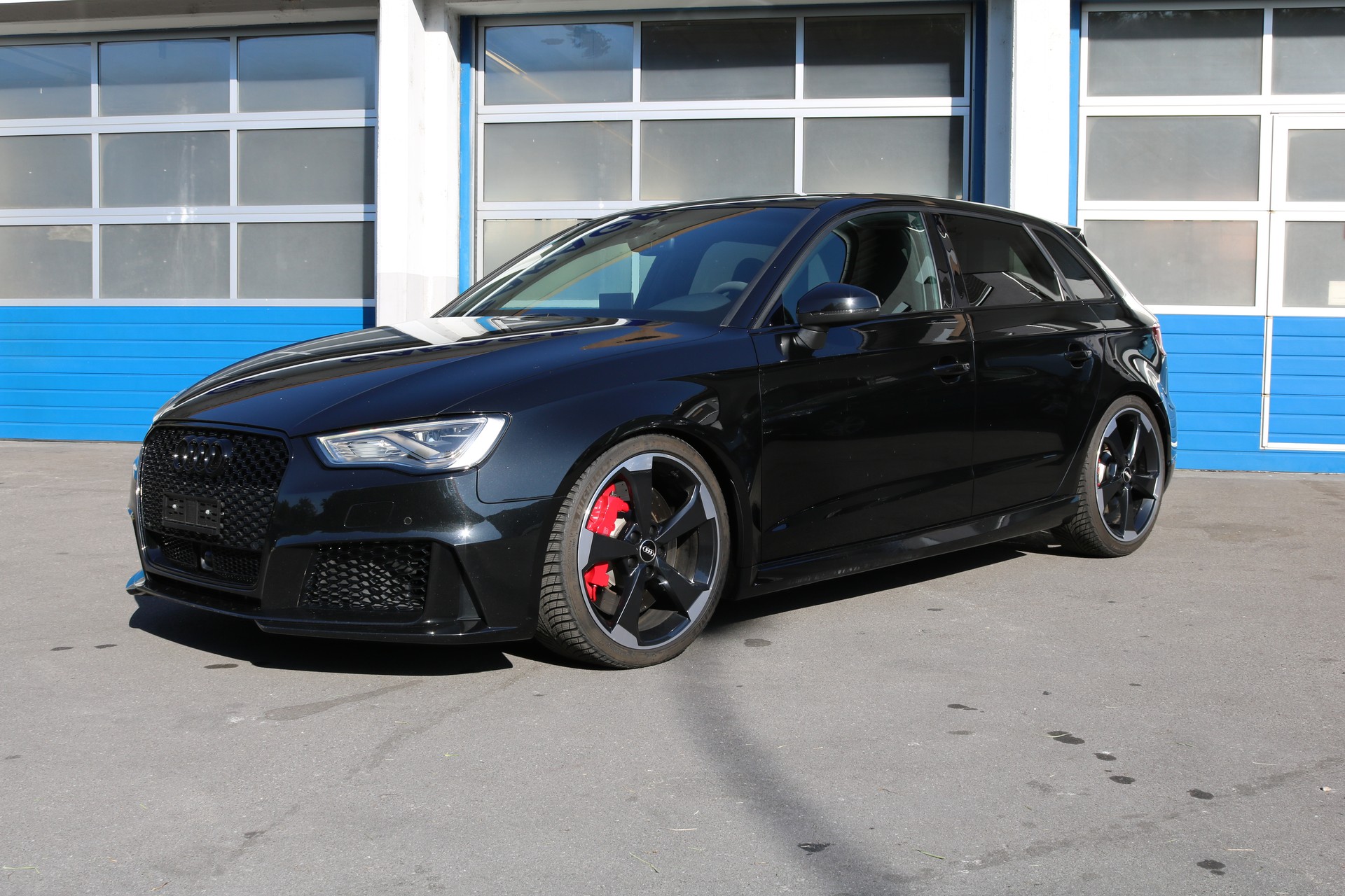 AUDI RS3 2.5 TSI quattro S-tronic-image-1