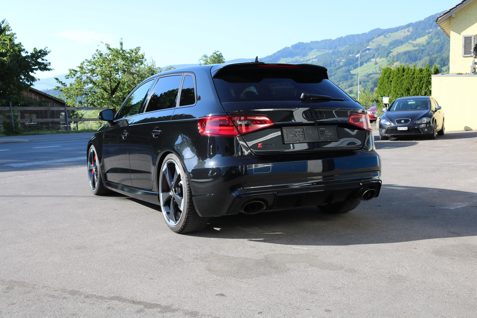 AUDI RS3 2.5 TSI quattro S-tronic-image-3