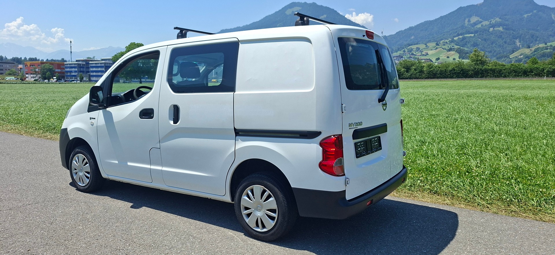 NISSAN NV200 1.5 dCi 110 Evalia Tekna-image-4