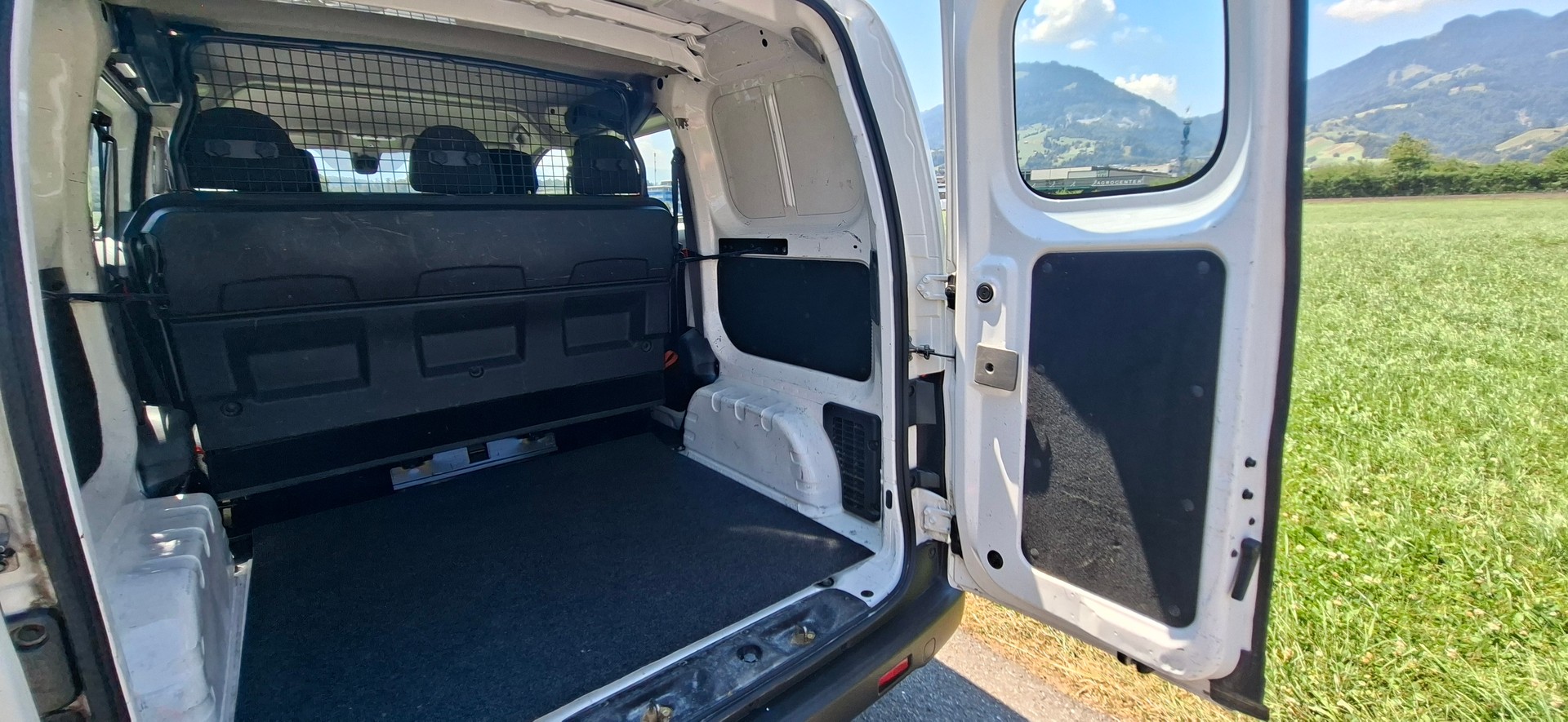 NISSAN NV200 1.5 dCi 110 Evalia Tekna-image-5