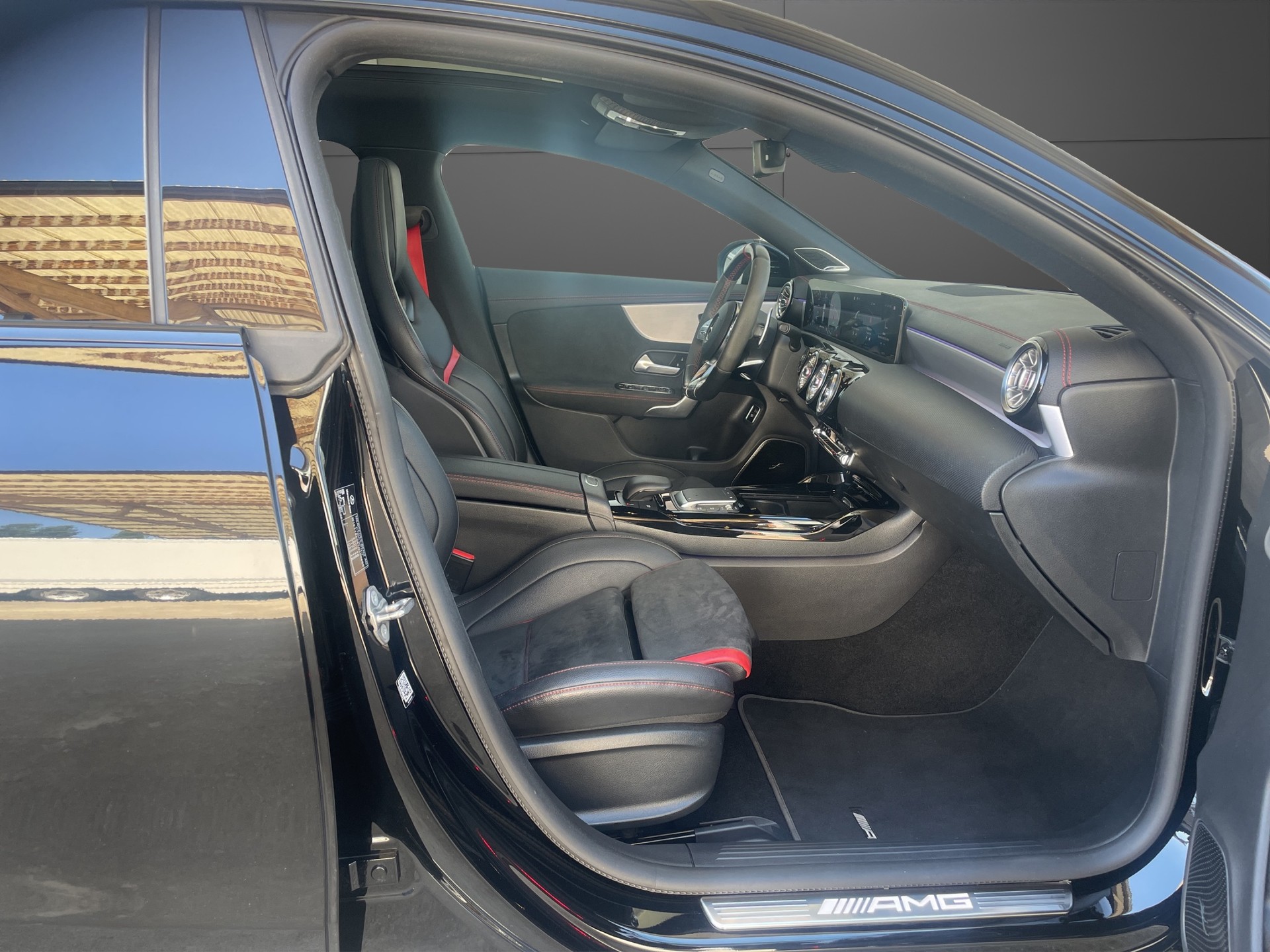 MERCEDES-BENZ CLA Shooting Brake 45 S AMG 4Matic+ 8G-DCT-image-14