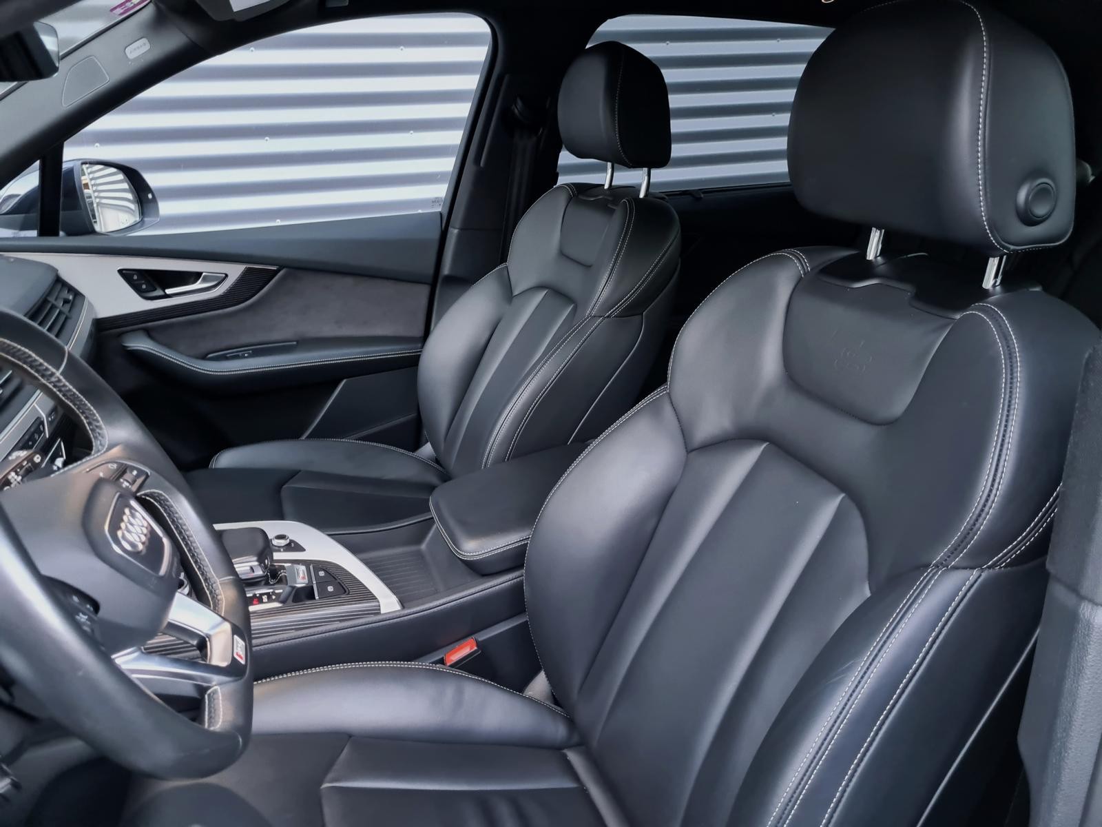 AUDI SQ7 4.0 TDI quattro tiptronic-image-6