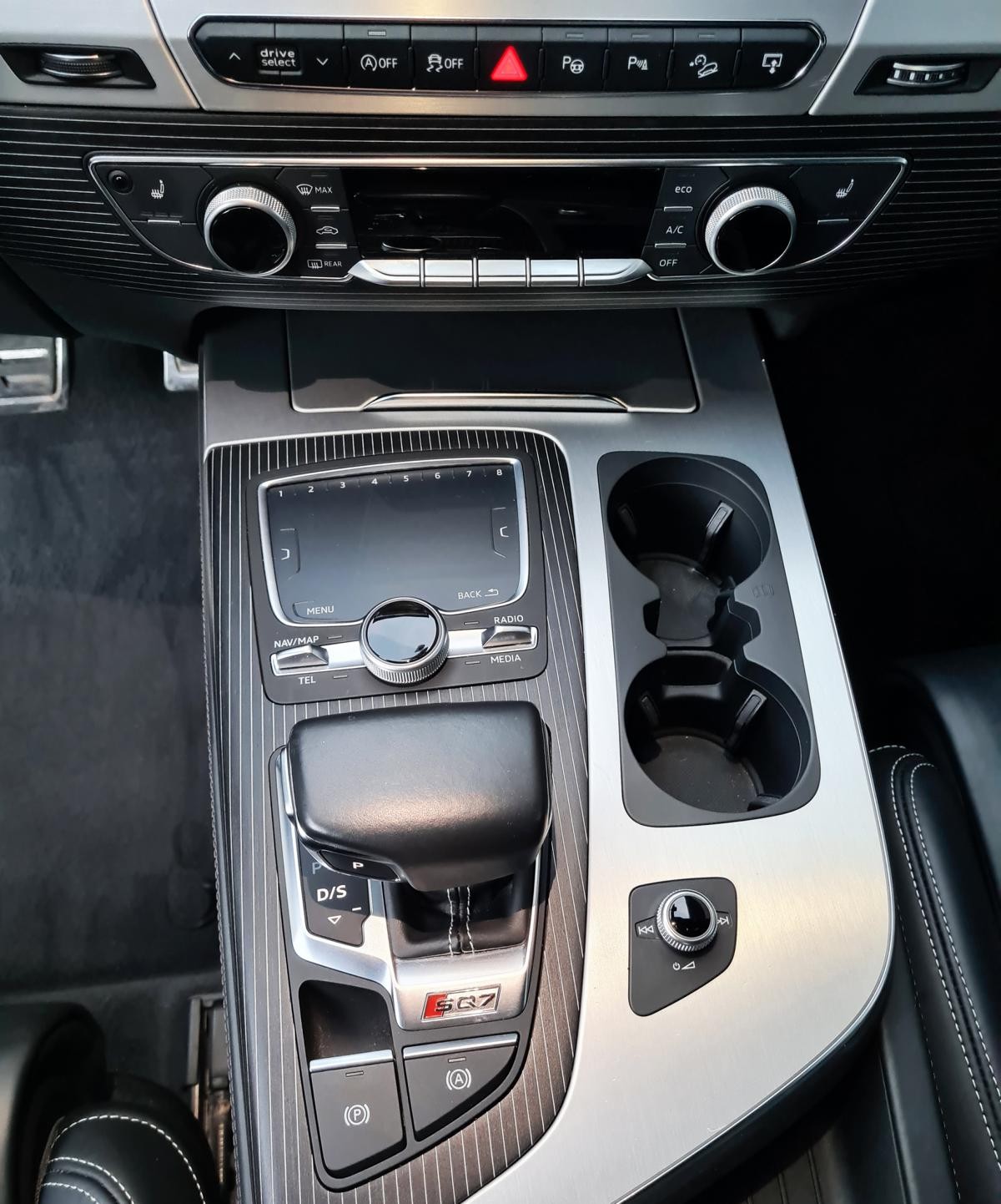 AUDI SQ7 4.0 TDI quattro tiptronic-image-8