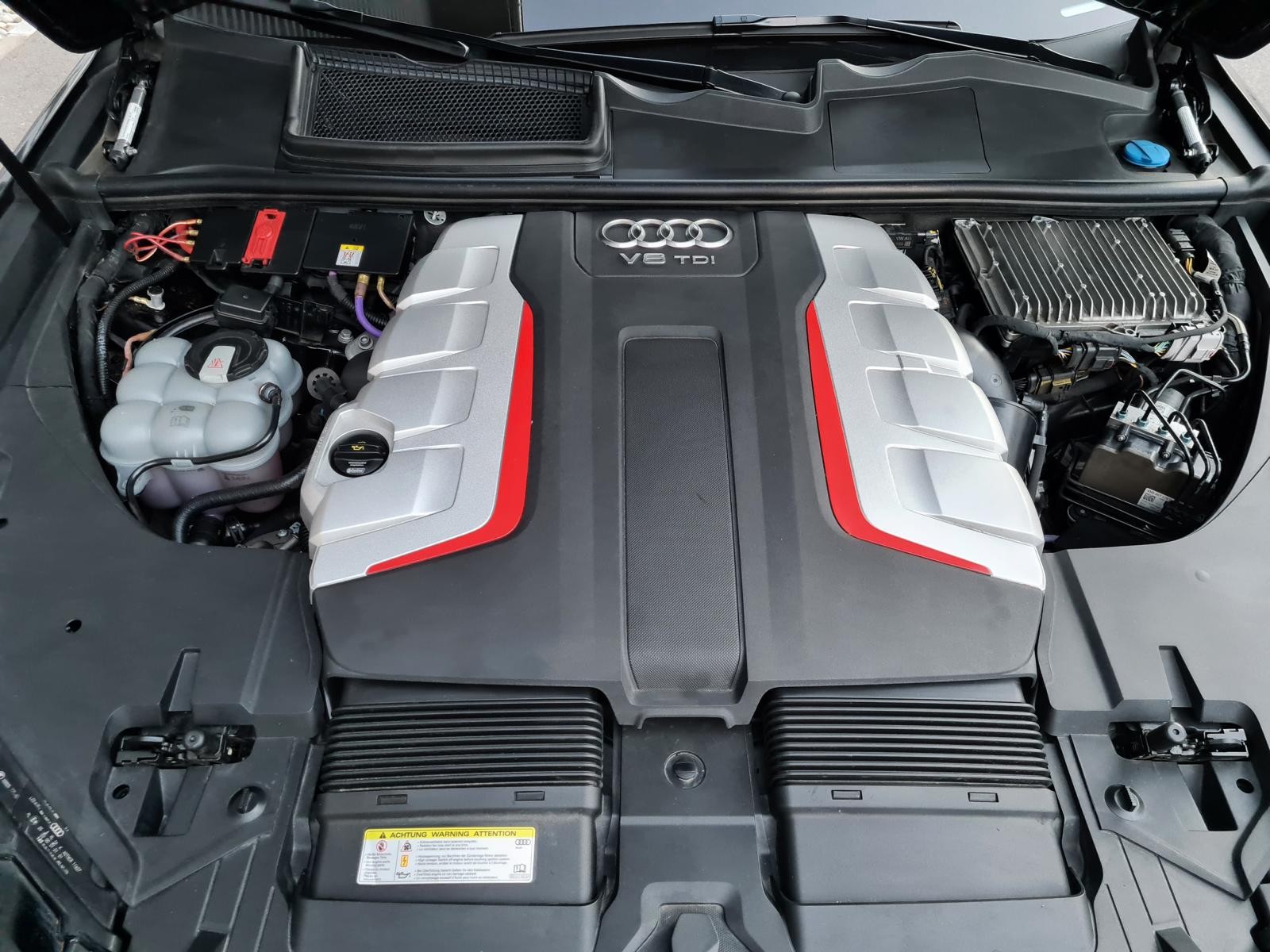 AUDI SQ7 4.0 TDI quattro tiptronic-image-14