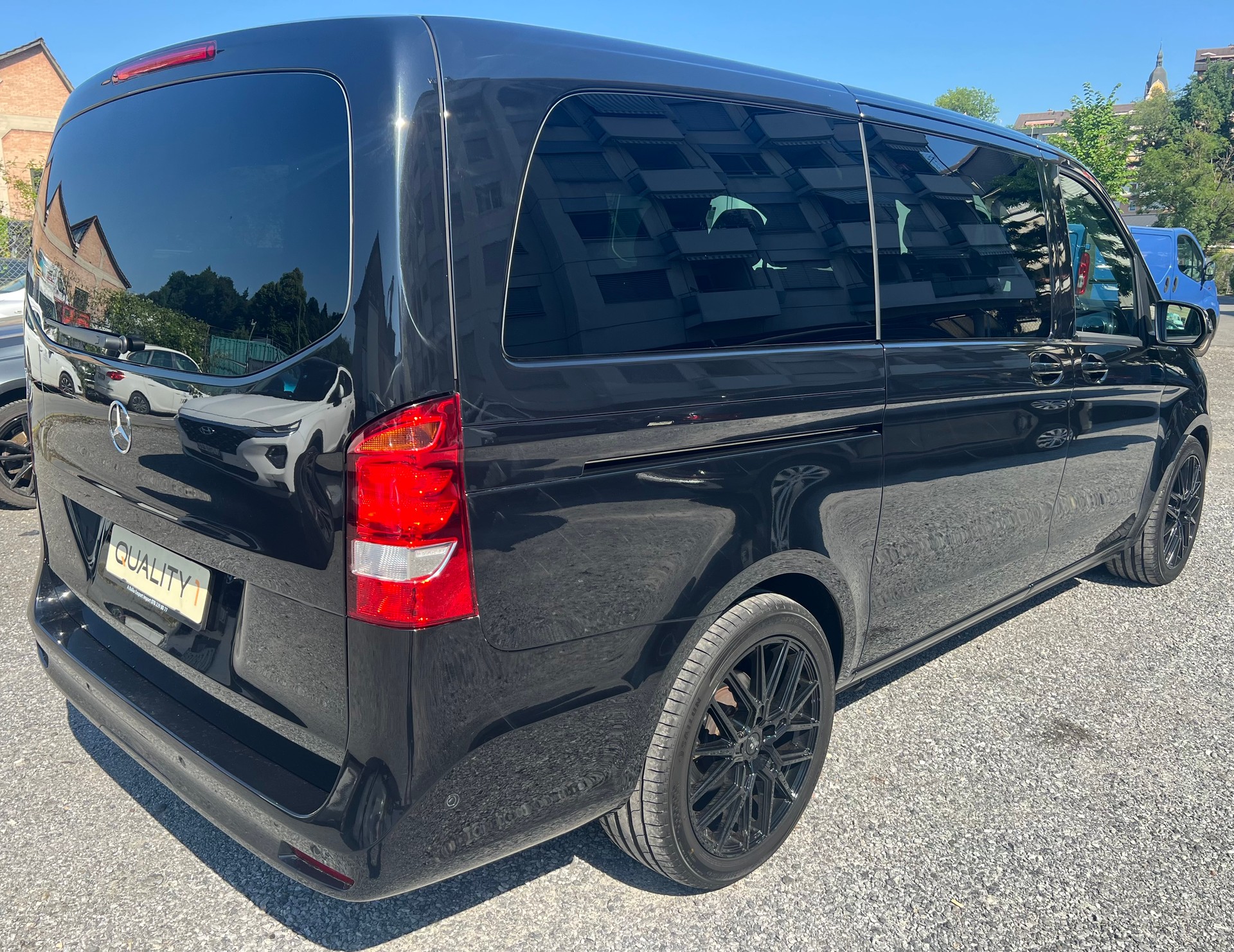 MERCEDES-BENZ V 220-image-5