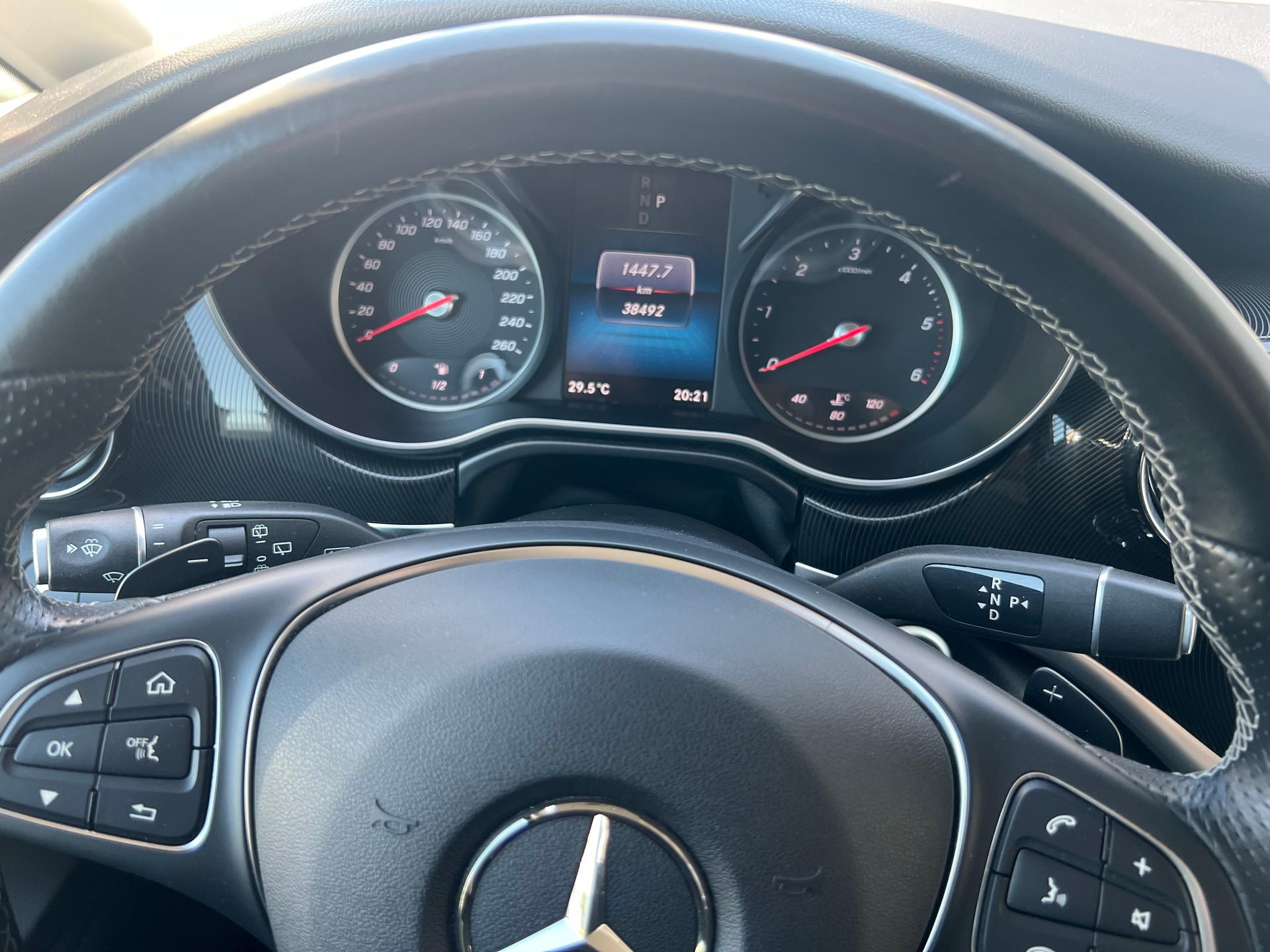MERCEDES-BENZ V 220-image-9