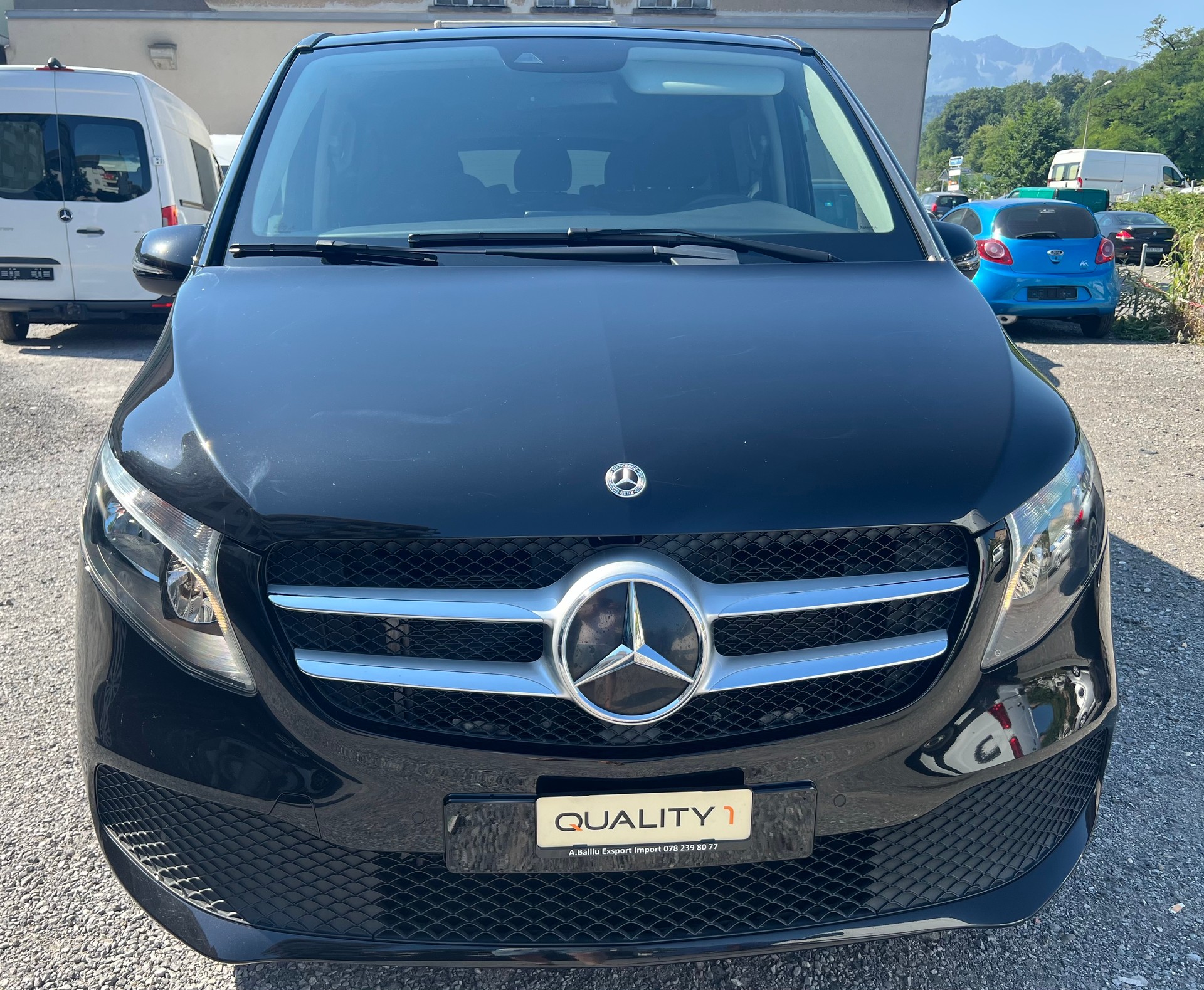 MERCEDES-BENZ V 220-image-0