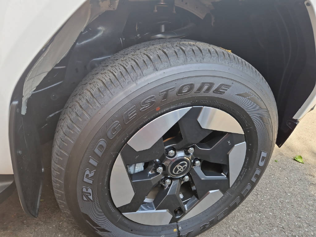 TOYOTA Hilux Double Cab.-Pick-up 59KW 48154/000-image-14