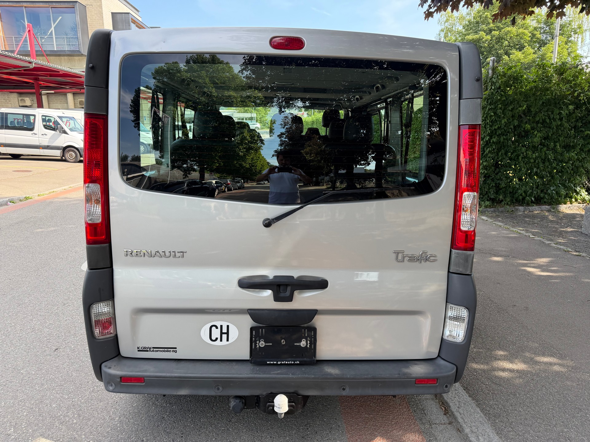 RENAULT Trafic 2.0 dCi Eco Passenger Authentique-image-6