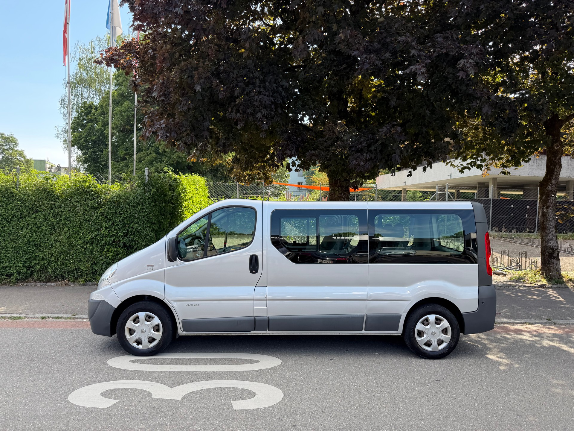 RENAULT Trafic 2.0 dCi Eco Passenger Authentique-image-3