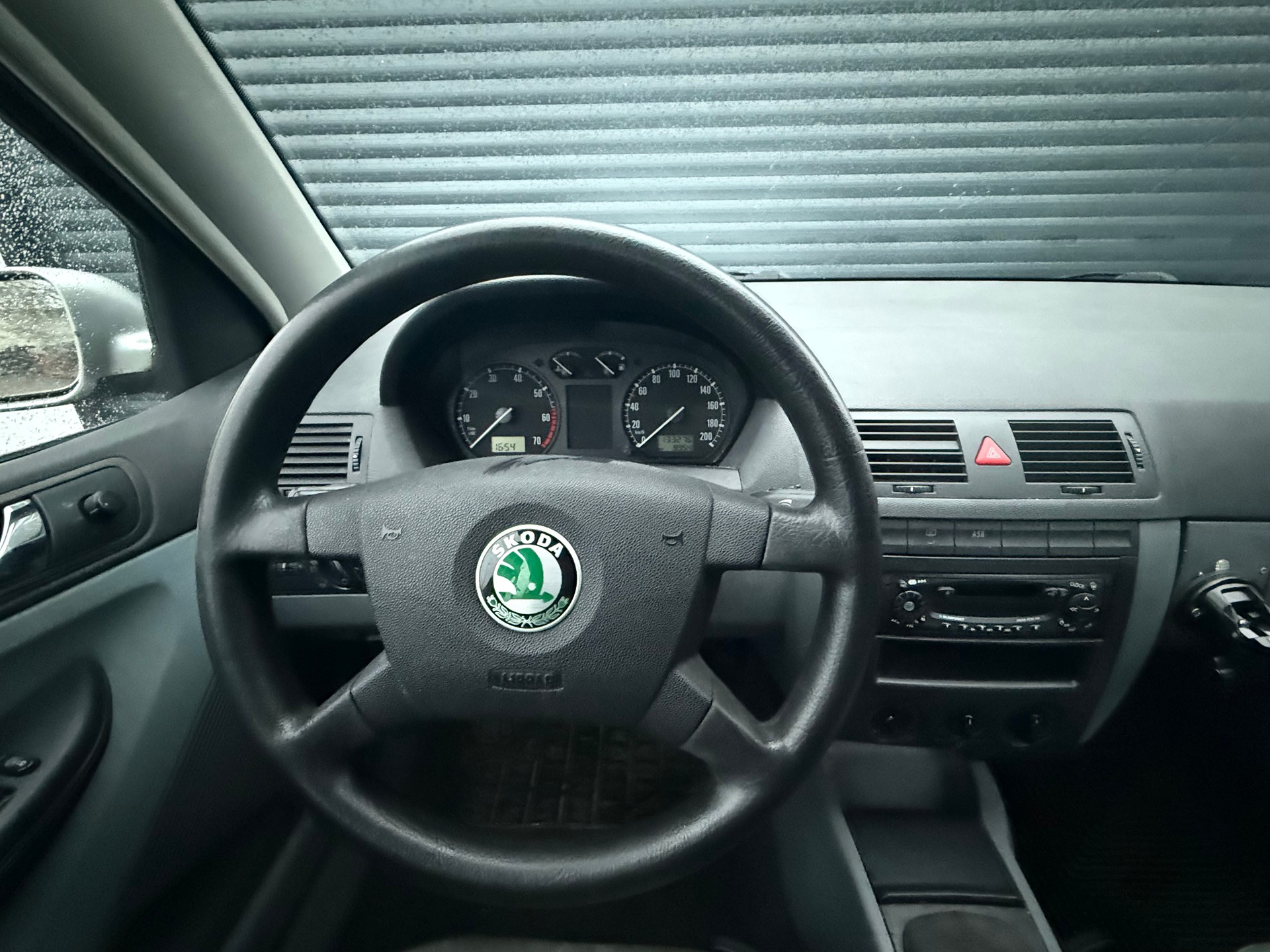 SKODA Fabia 1.4 16V Comfort-image-9