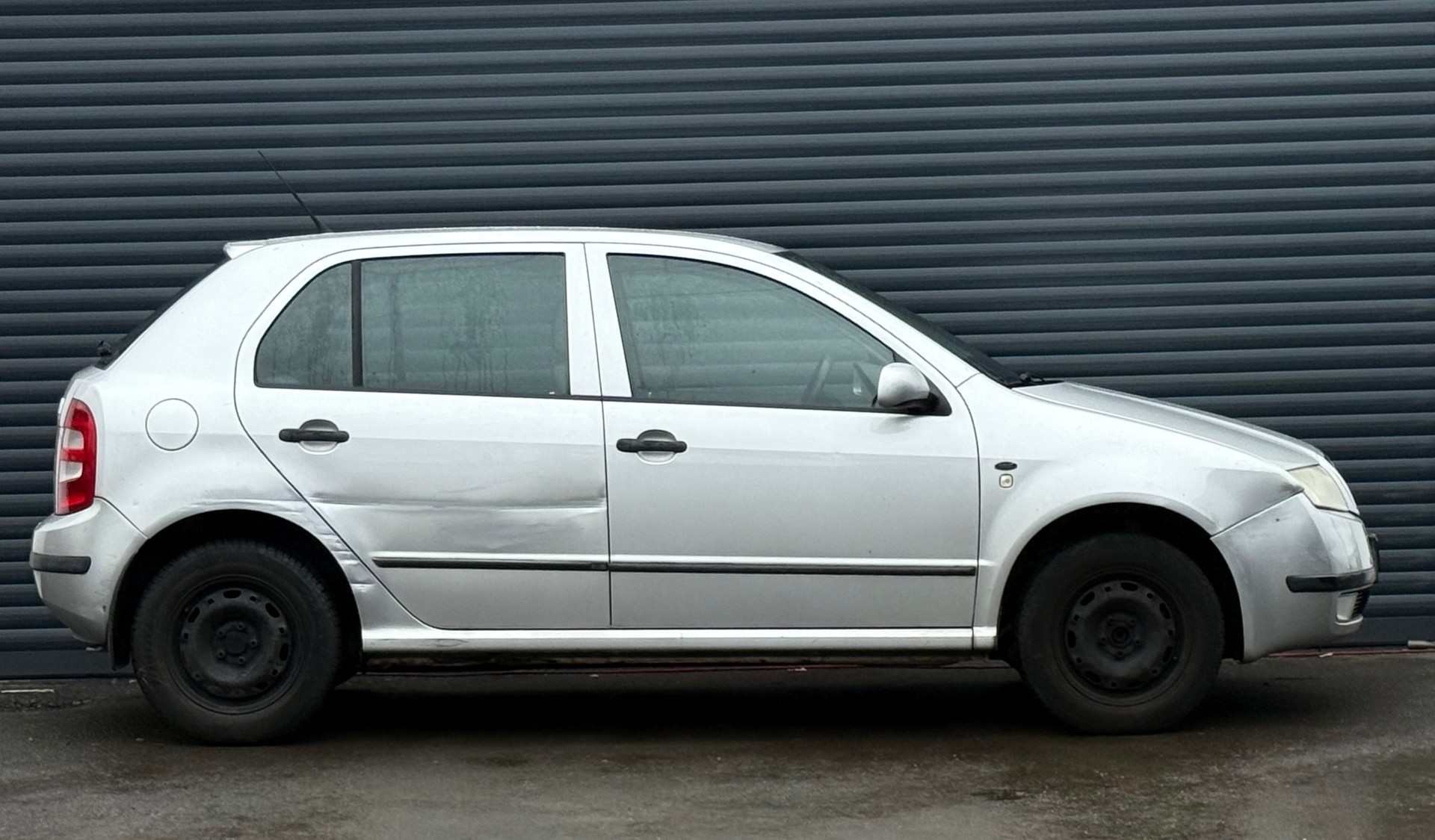 SKODA Fabia 1.4 16V Comfort-image-3