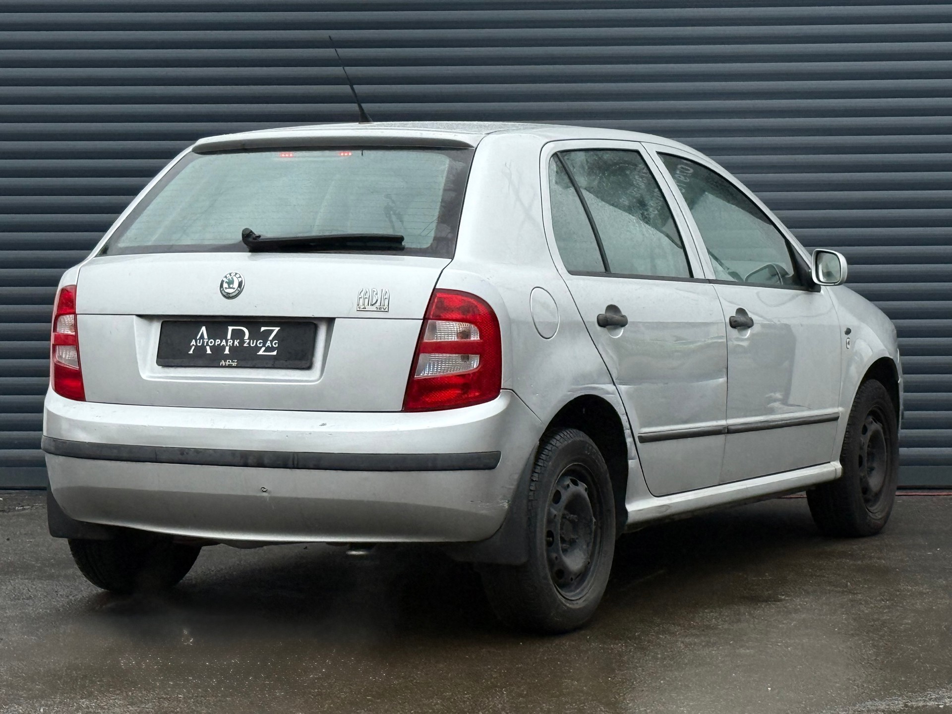 SKODA Fabia 1.4 16V Comfort-image-4