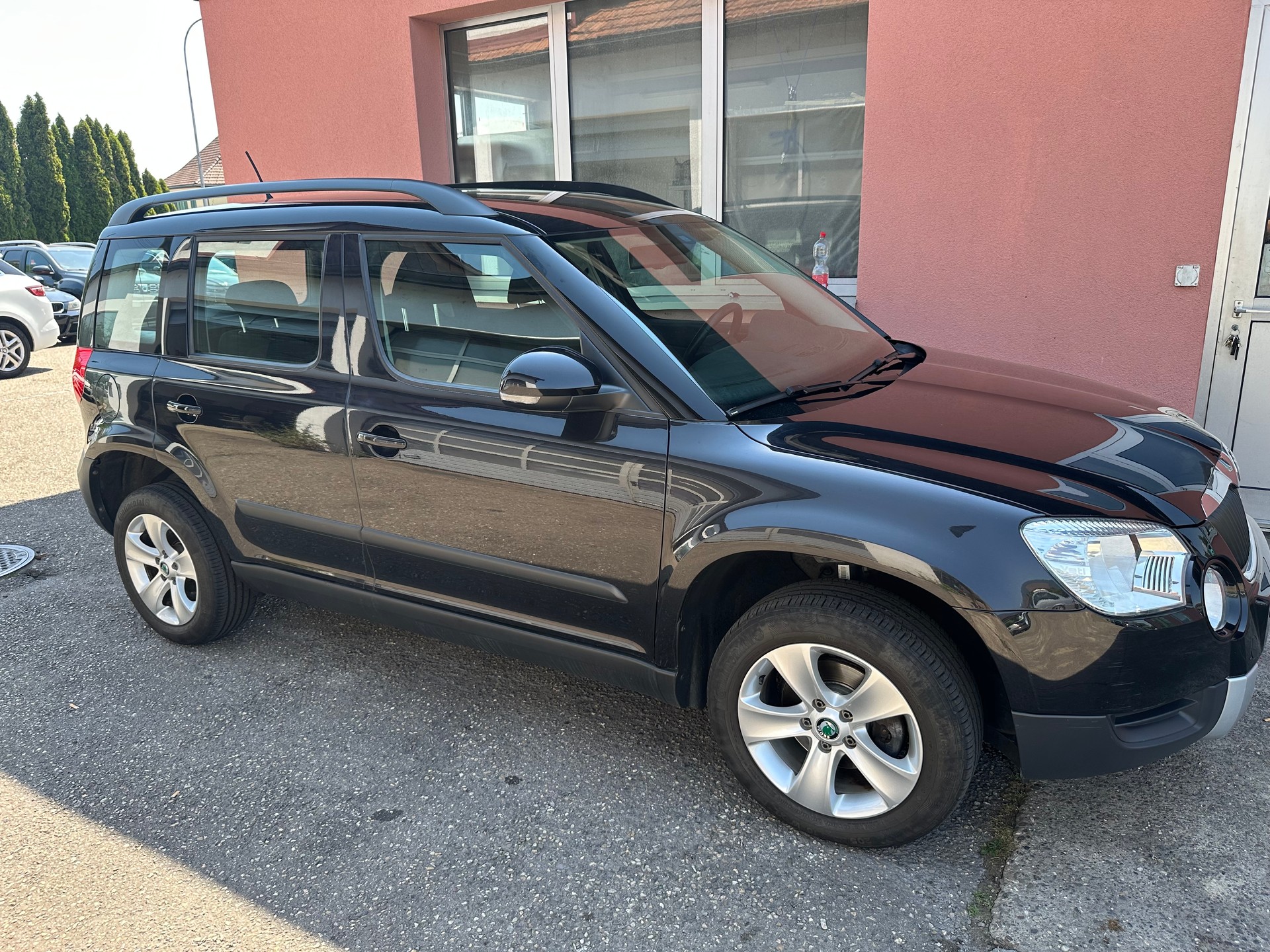 SKODA Yeti 1.6 TDI GL Ambition-image-1