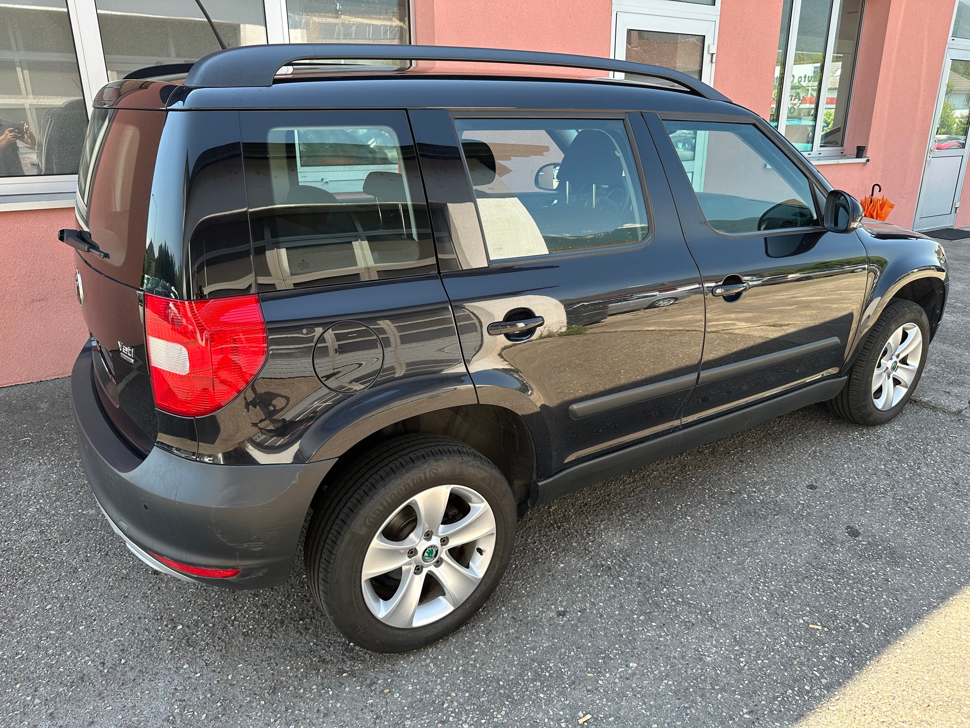 SKODA Yeti 1.6 TDI GL Ambition-image-2