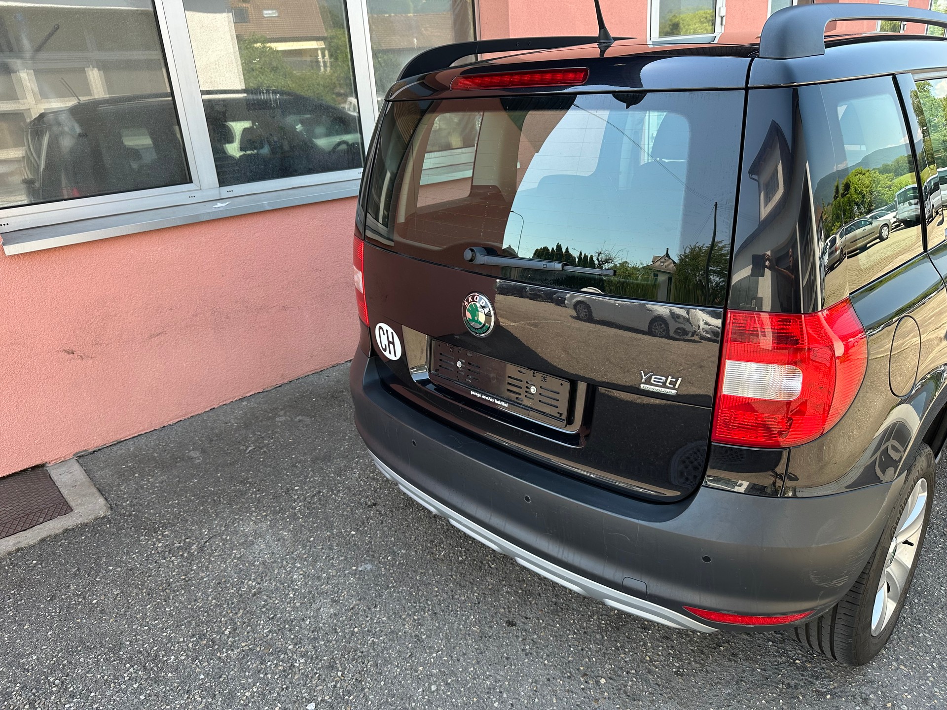 SKODA Yeti 1.6 TDI GL Ambition-image-3