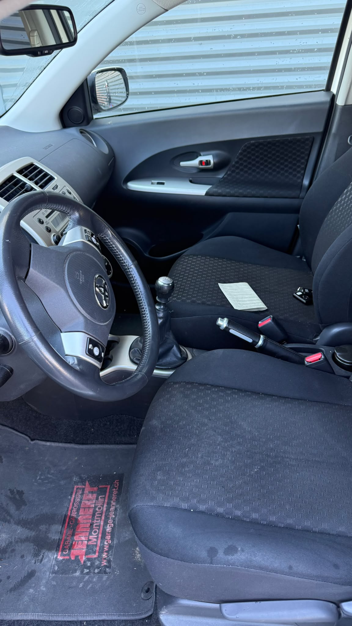TOYOTA UrbanCruiser 1.4 D-4D Linea Sol 4WD-image-7