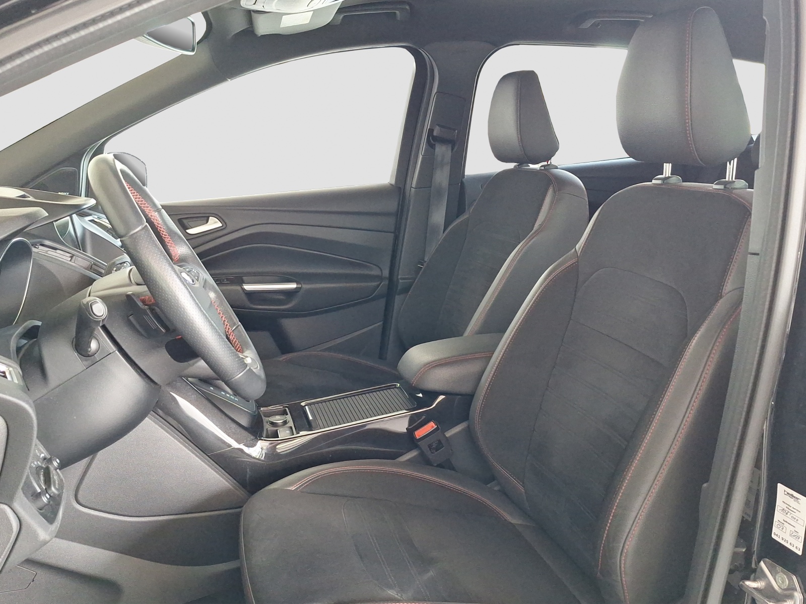 FORD Kuga 2.0 TDCi 150 ST-Line FPS-image-9