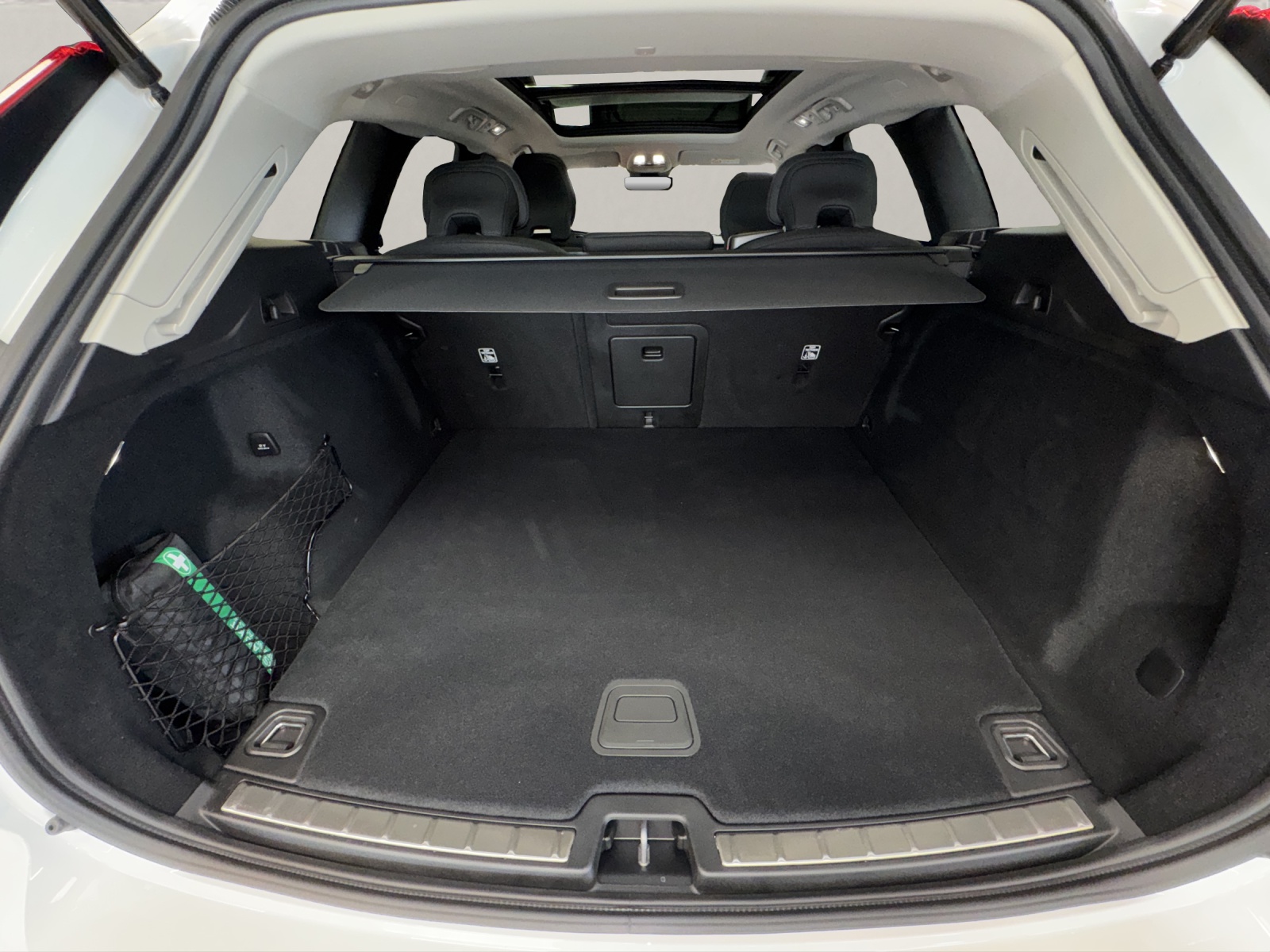 VOLVO XC60 2.0 T6 TE Plus Dark eAWD-image-15