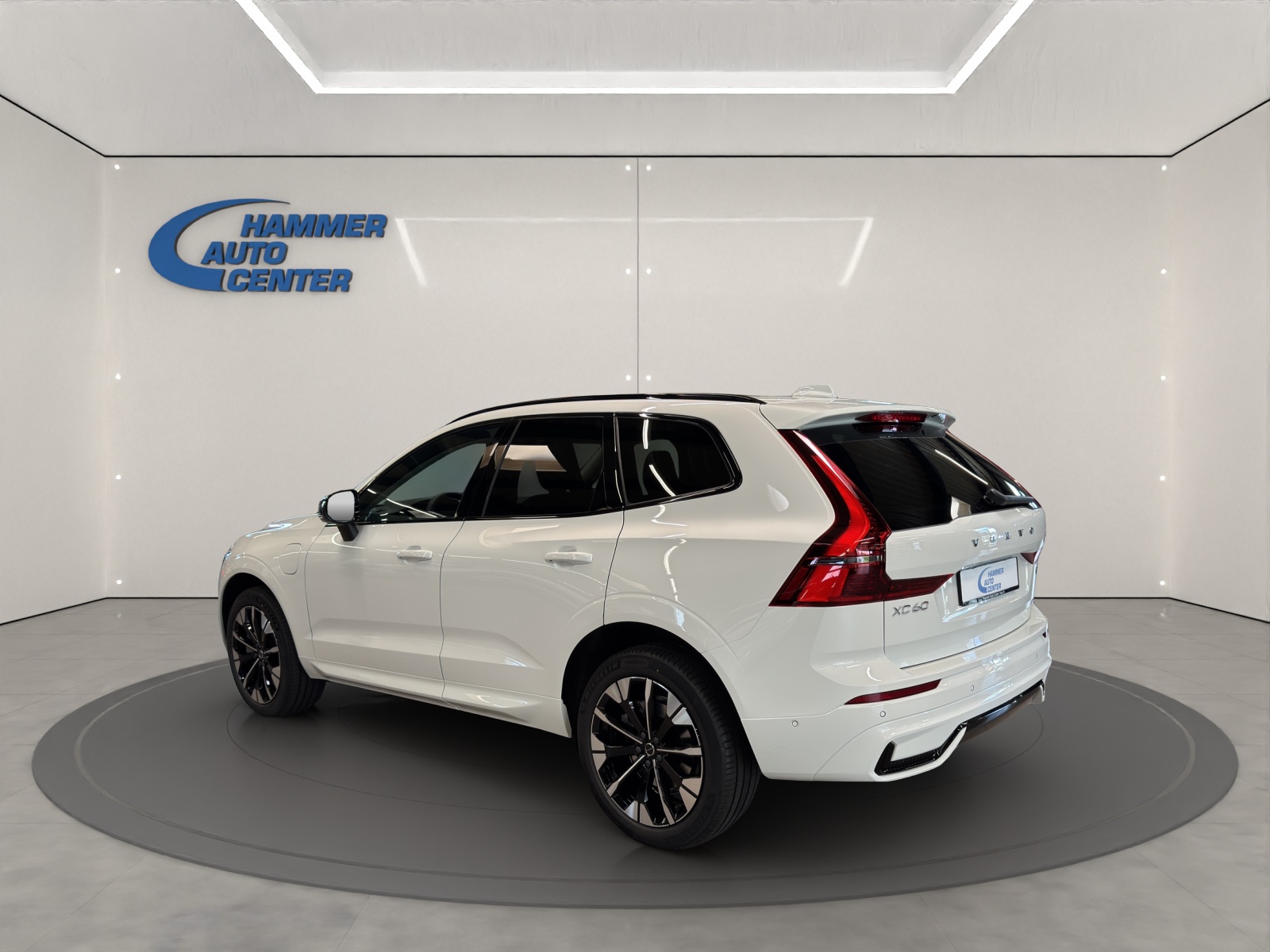 VOLVO XC60 2.0 T6 TE Plus Dark eAWD-image-2