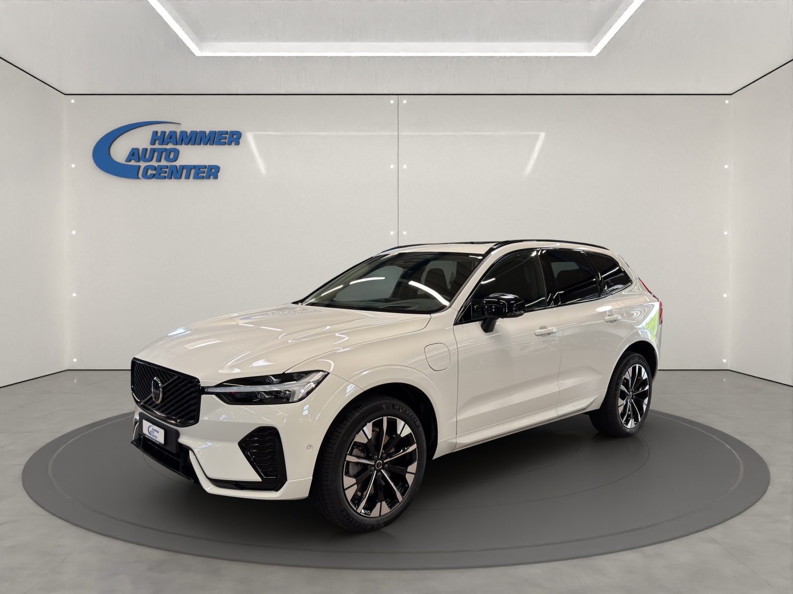 VOLVO XC60 2.0 T6 TE Plus Dark eAWD-image-0
