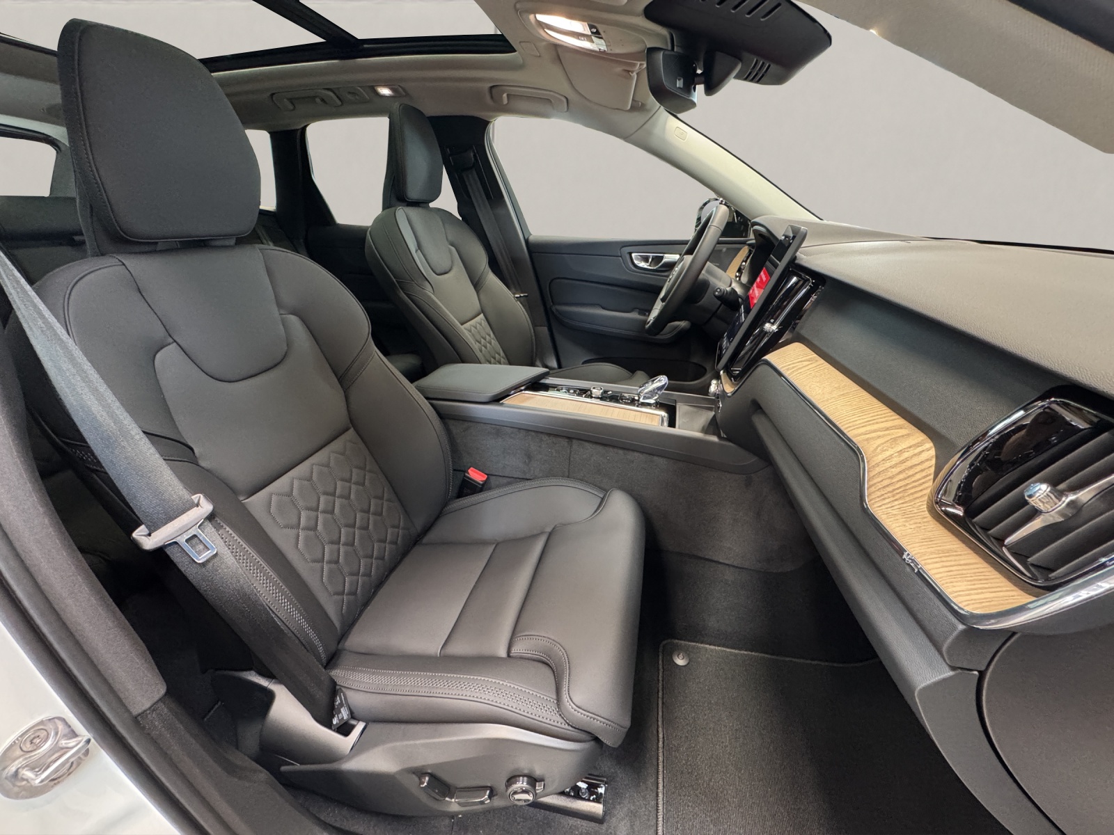 VOLVO XC60 2.0 T6 TE Plus Dark eAWD-image-10