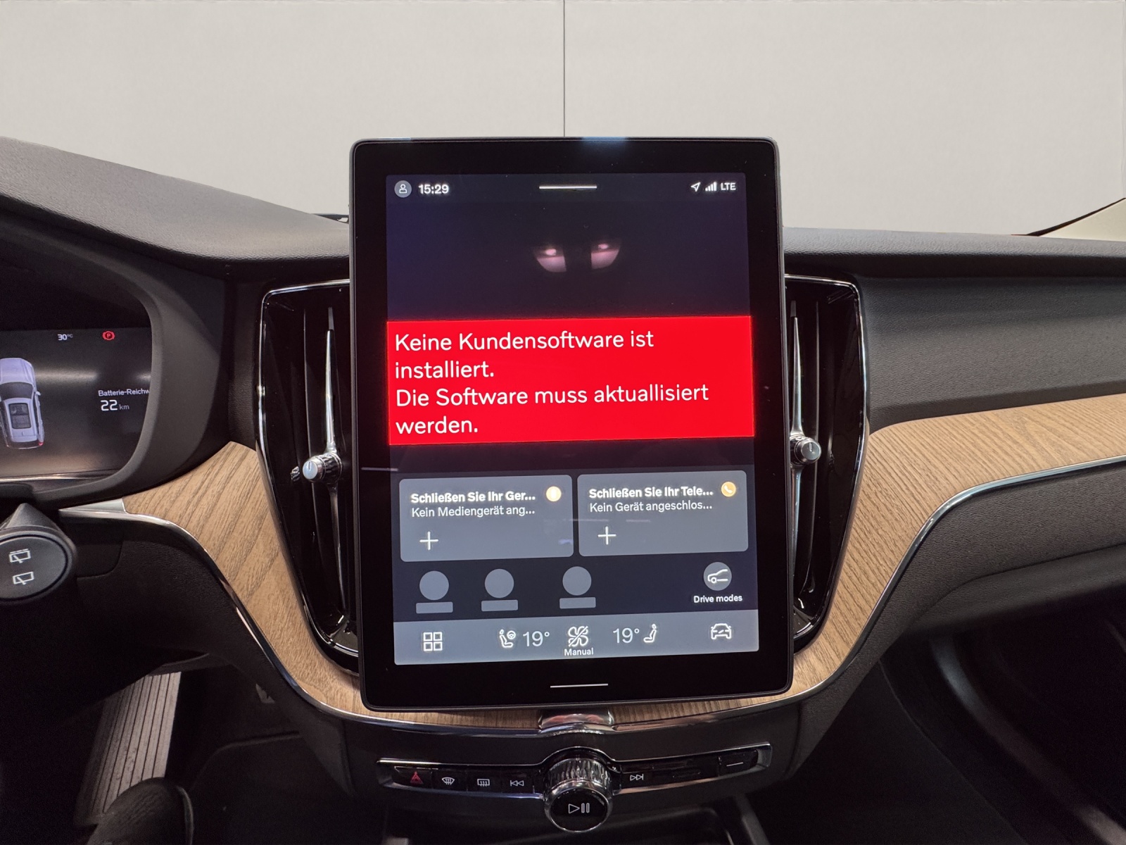 VOLVO XC60 2.0 T6 TE Plus Dark eAWD-image-9