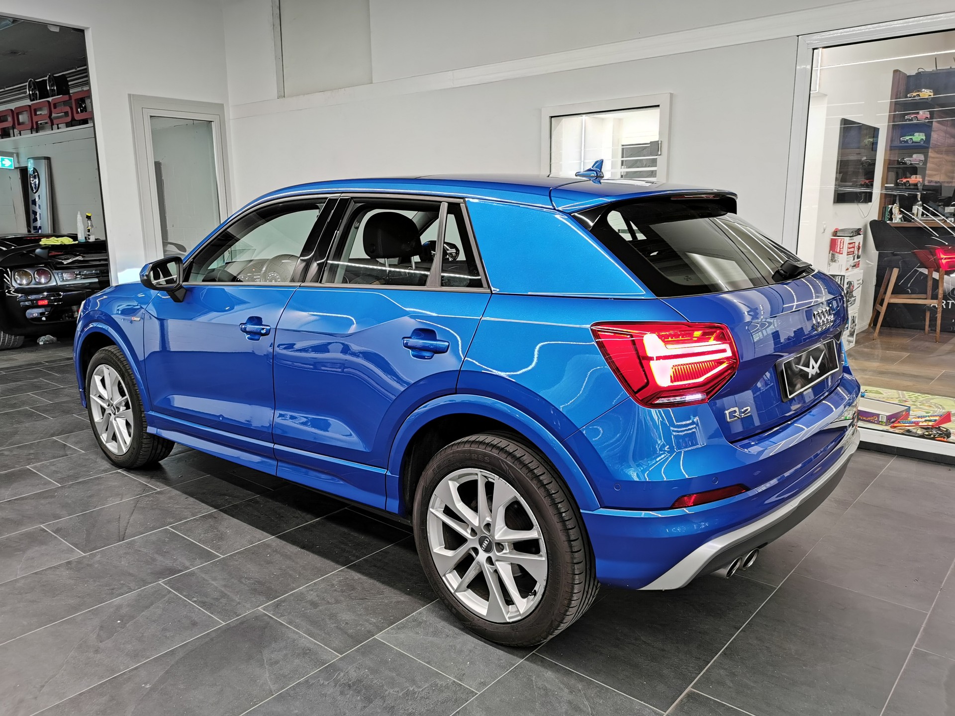 AUDI Q2 2.0 TDI AUDI EXCLUSIVE Edition # 1 quattro S-tronic NAPPA LEDER UNIKAT INDIVIDUAL AUSSTATTUNG PANO EL. HECKKLAPPE B&O S-LINE-image-4