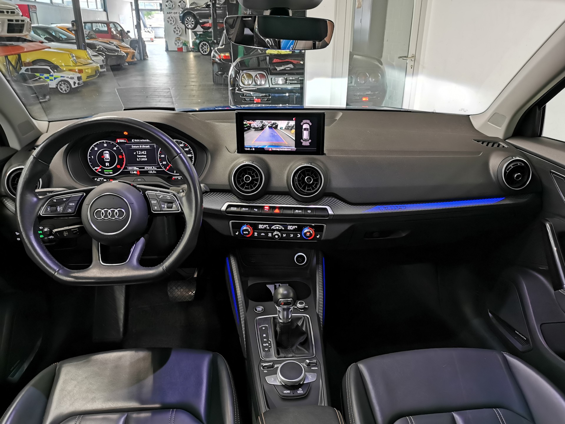 AUDI Q2 2.0 TDI AUDI EXCLUSIVE Edition # 1 quattro S-tronic NAPPA LEDER UNIKAT INDIVIDUAL AUSSTATTUNG PANO EL. HECKKLAPPE B&O S-LINE-image-12
