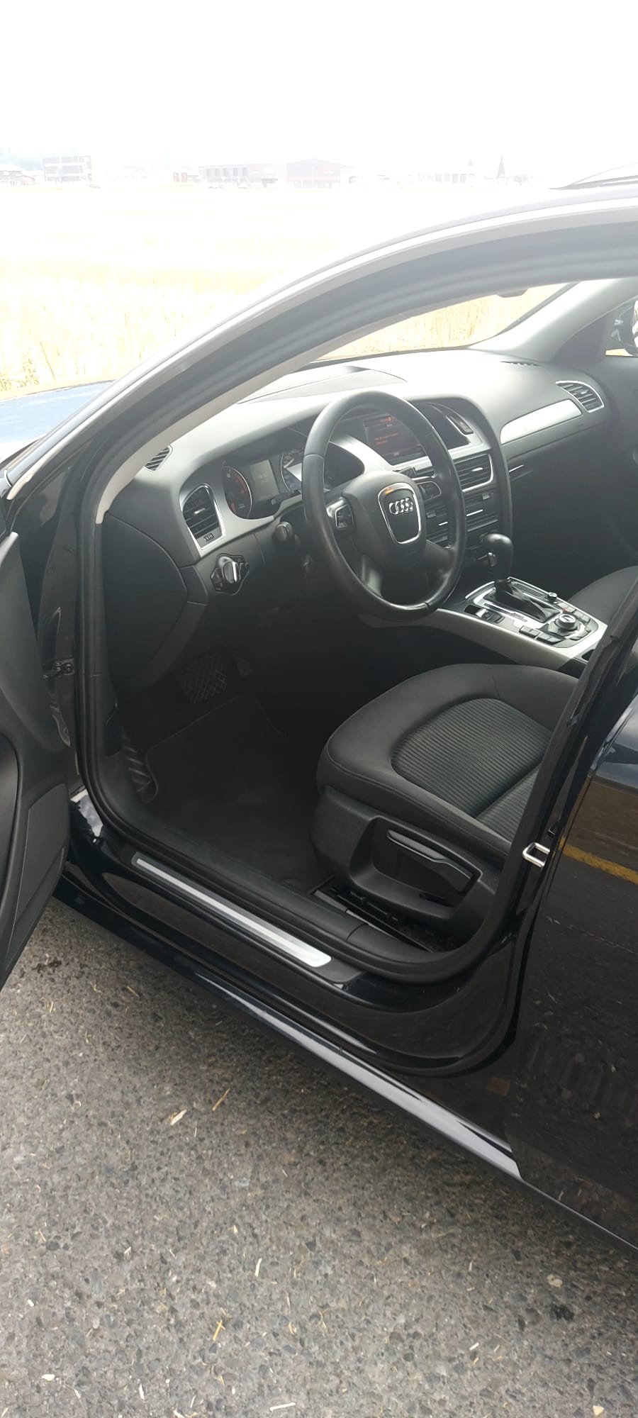 AUDI A4 Avant 1.8 TFSI multitronic-image-9