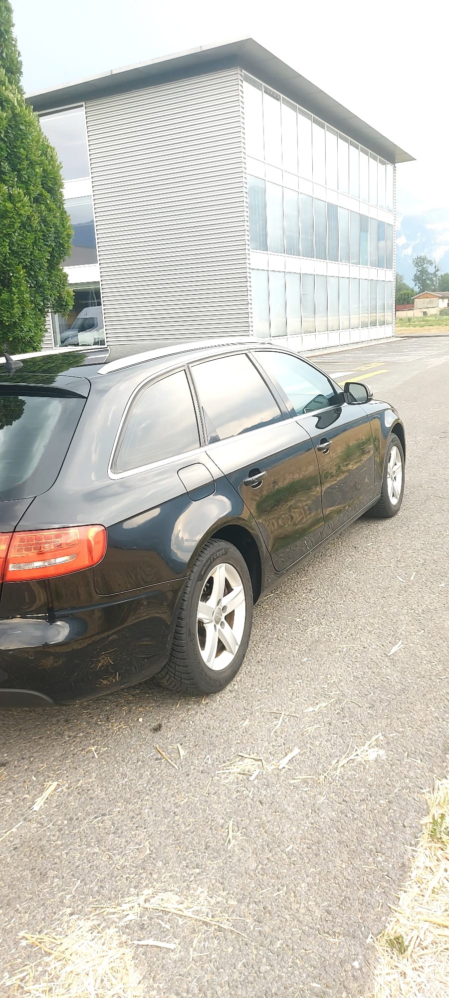 AUDI A4 Avant 1.8 TFSI multitronic-image-10
