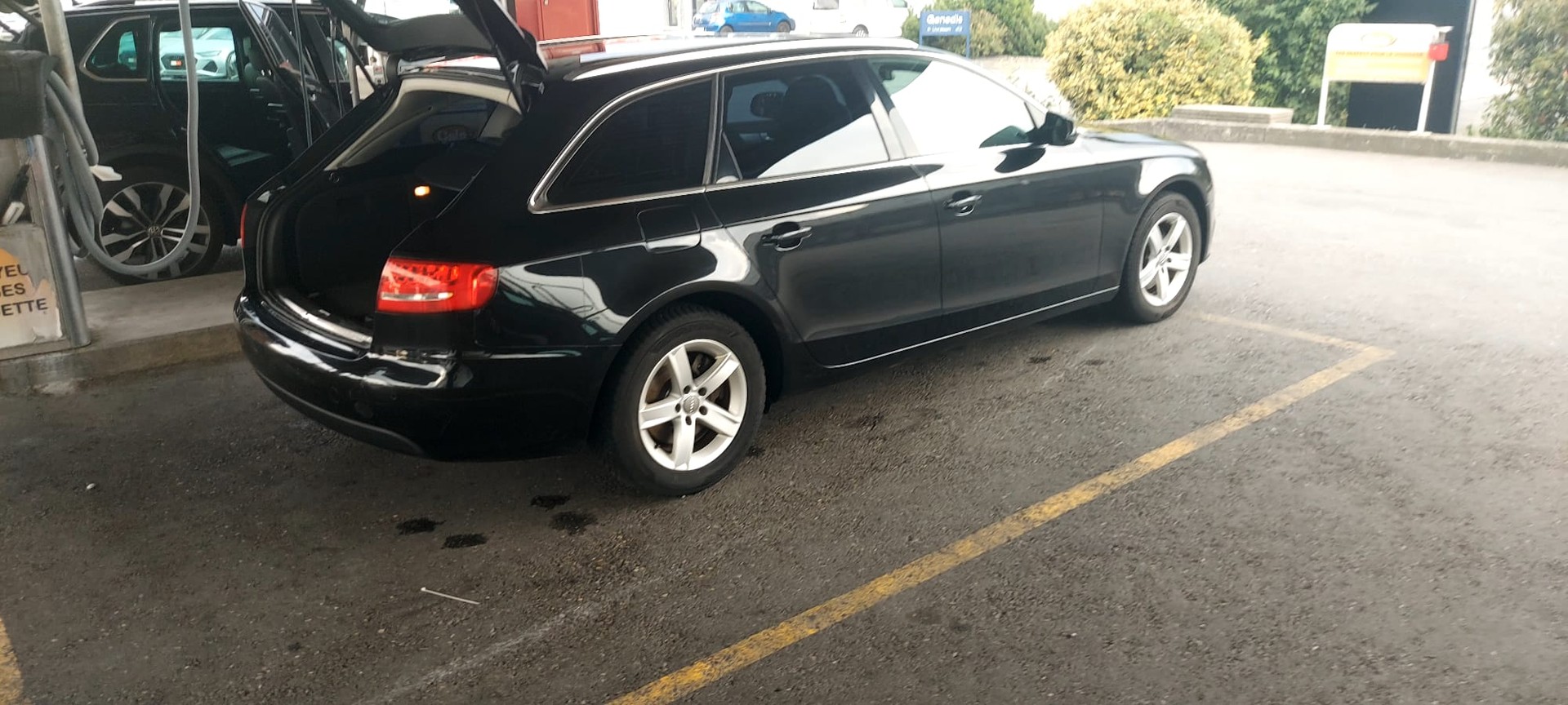 AUDI A4 Avant 1.8 TFSI multitronic-image-5