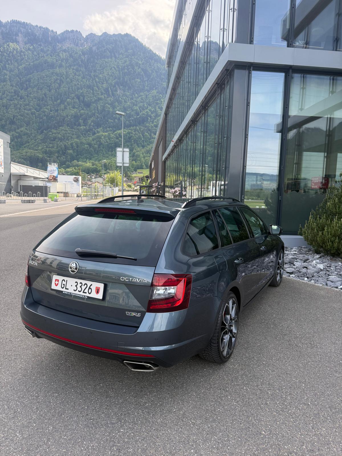 SKODA Octavia Combi 2.0 TSI RS DSG-image-1