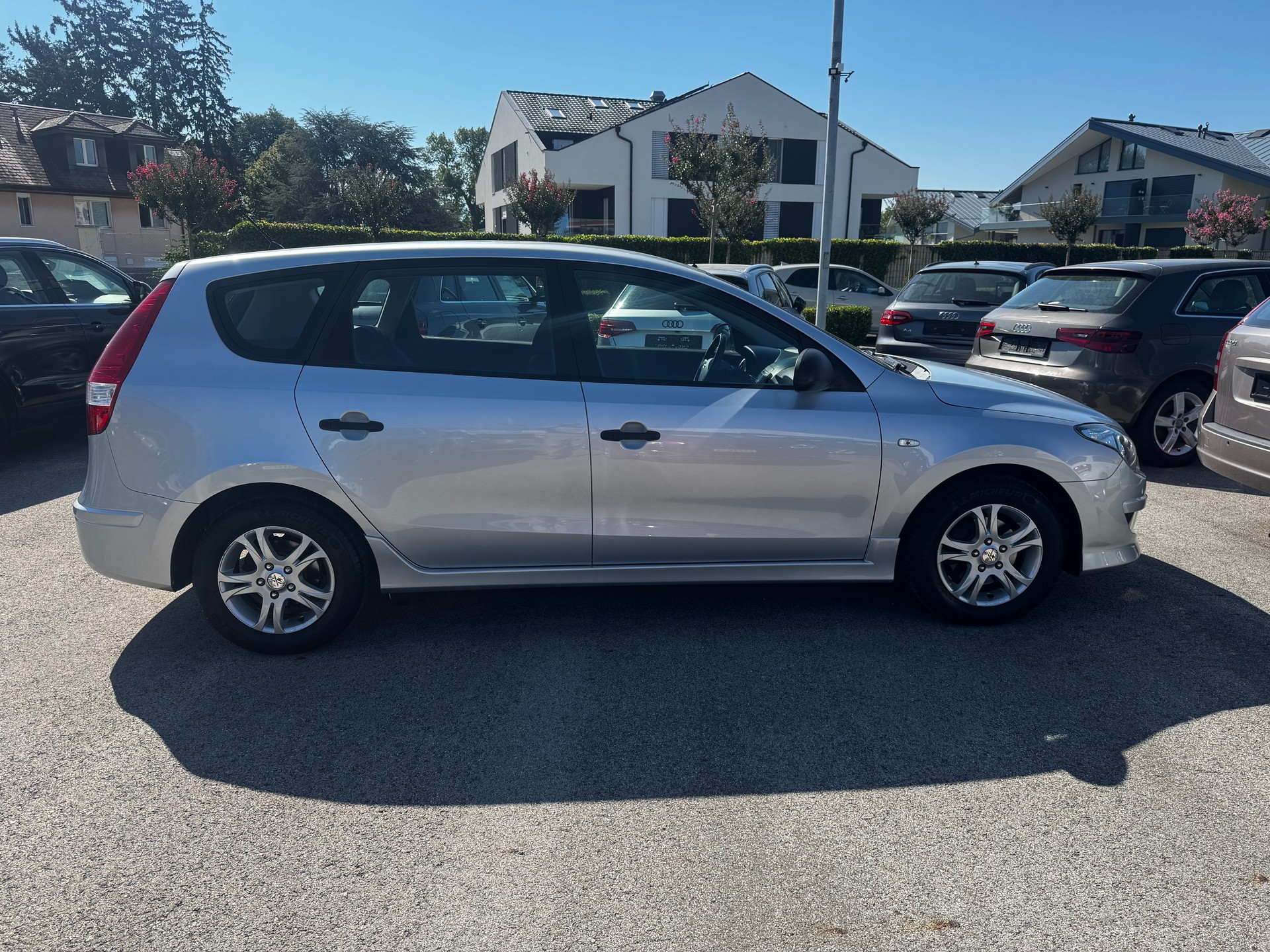 HYUNDAI i30 Wagon 1.4 Comfort-image-6