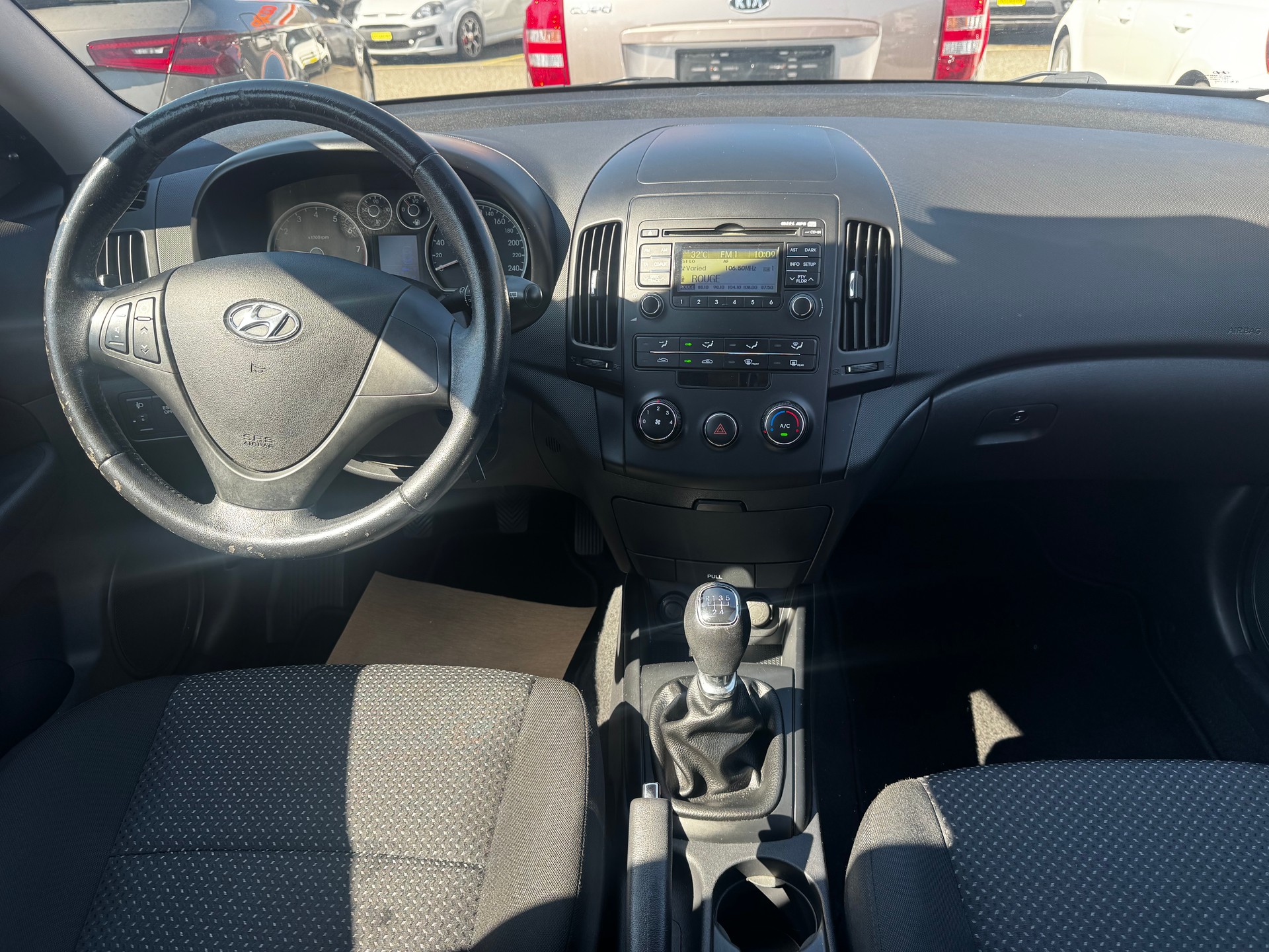 HYUNDAI i30 Wagon 1.4 Comfort-image-12