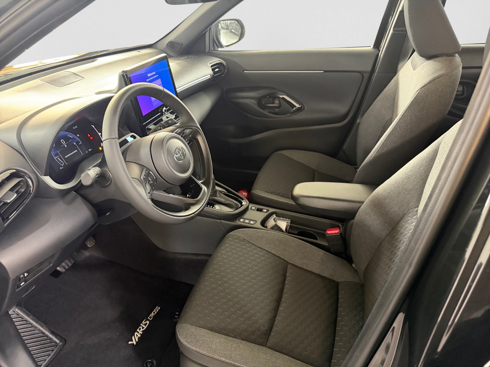 TOYOTA Yaris Cross 1.5 HEV Style-image-9