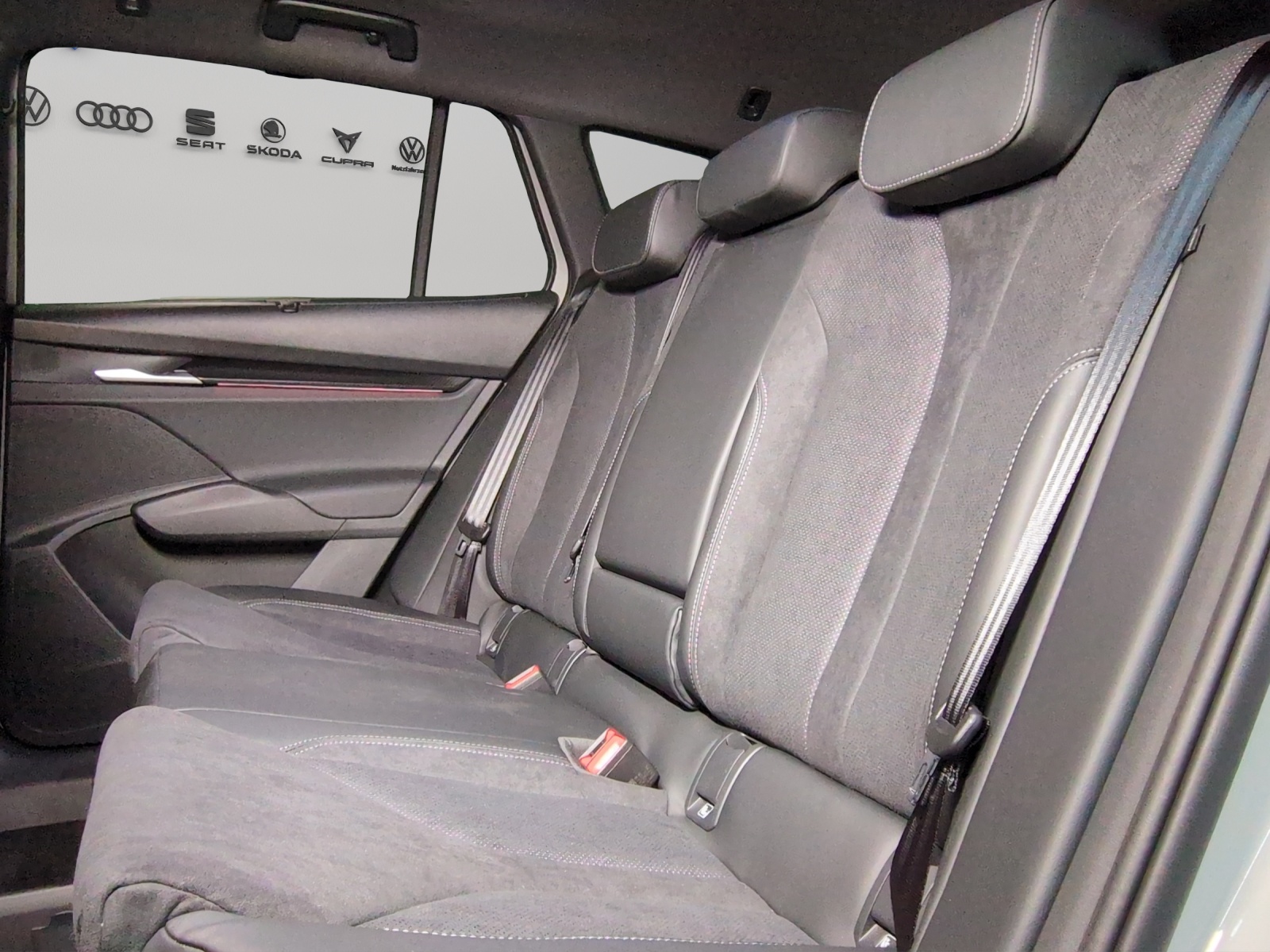 SKODA Enyaq 85x Sportline 4x4-image-8