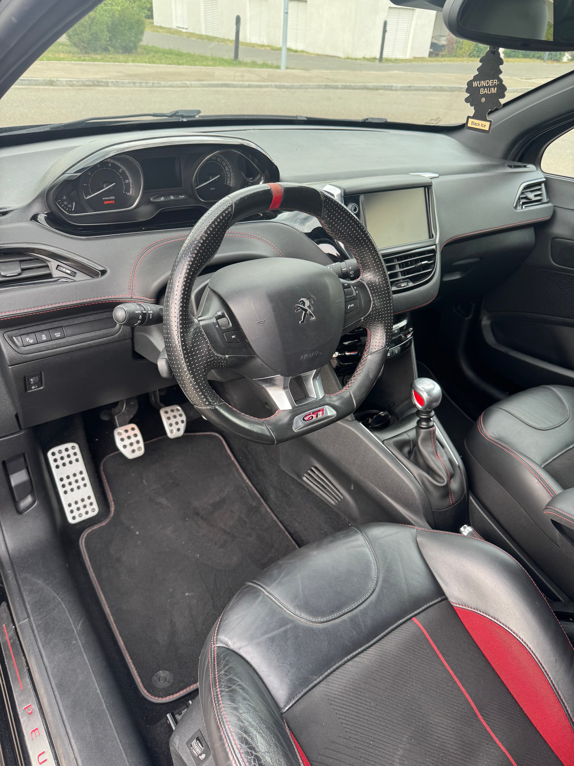 PEUGEOT 208 1.6 Turbo GTi Sport-image-10