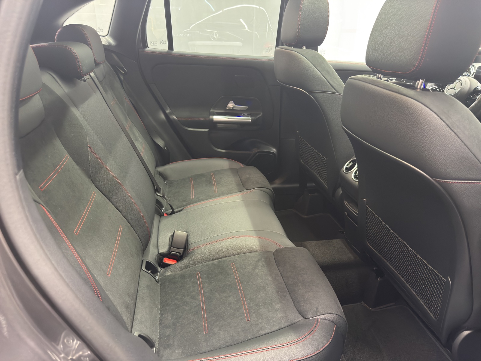 MERCEDES-BENZ GLA 250 AMG Line 4Matic Swiss Star-image-9